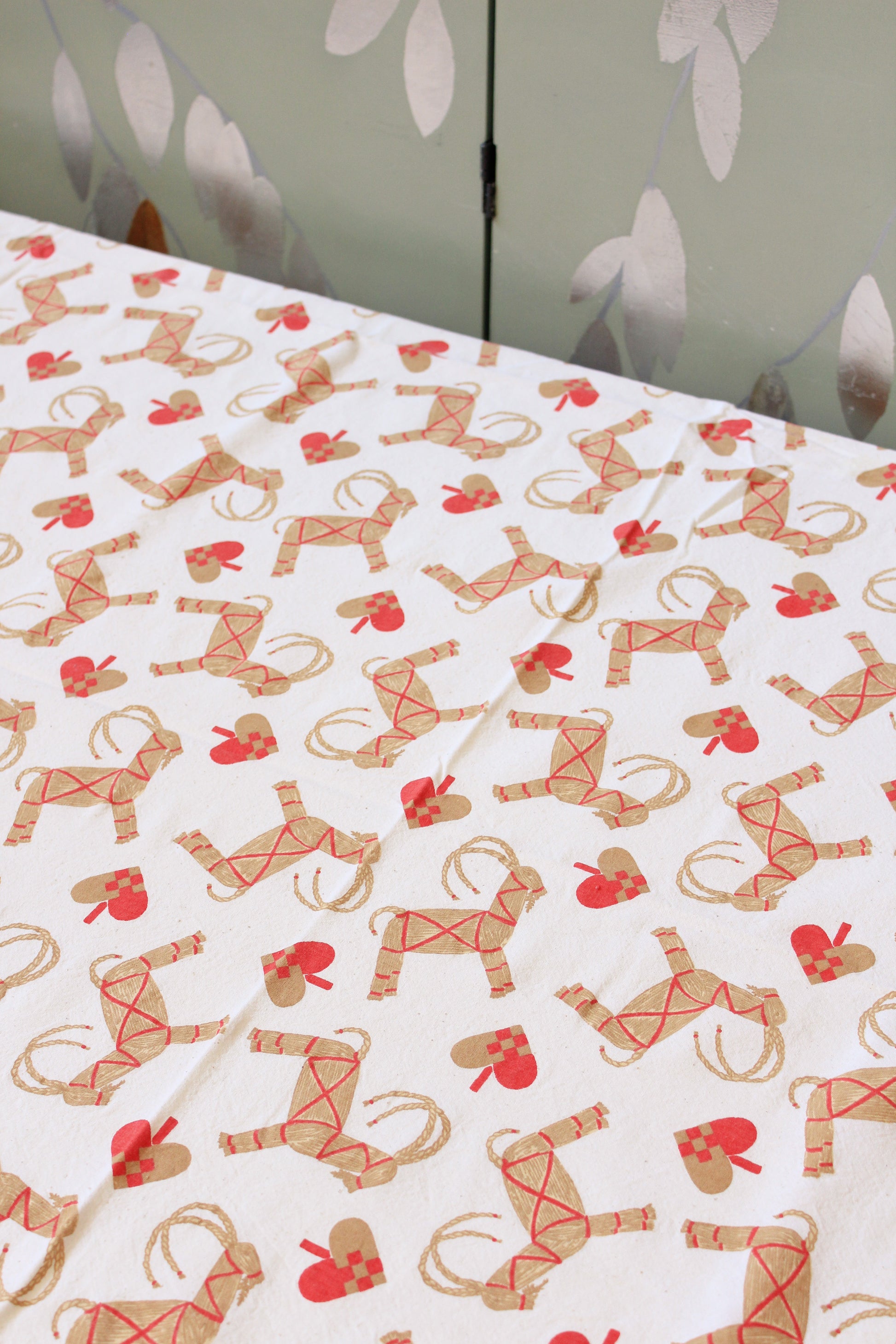 1960s Novelty White Wicker Horse And Hearts, Beige With Red Accents, 2.1 Yards