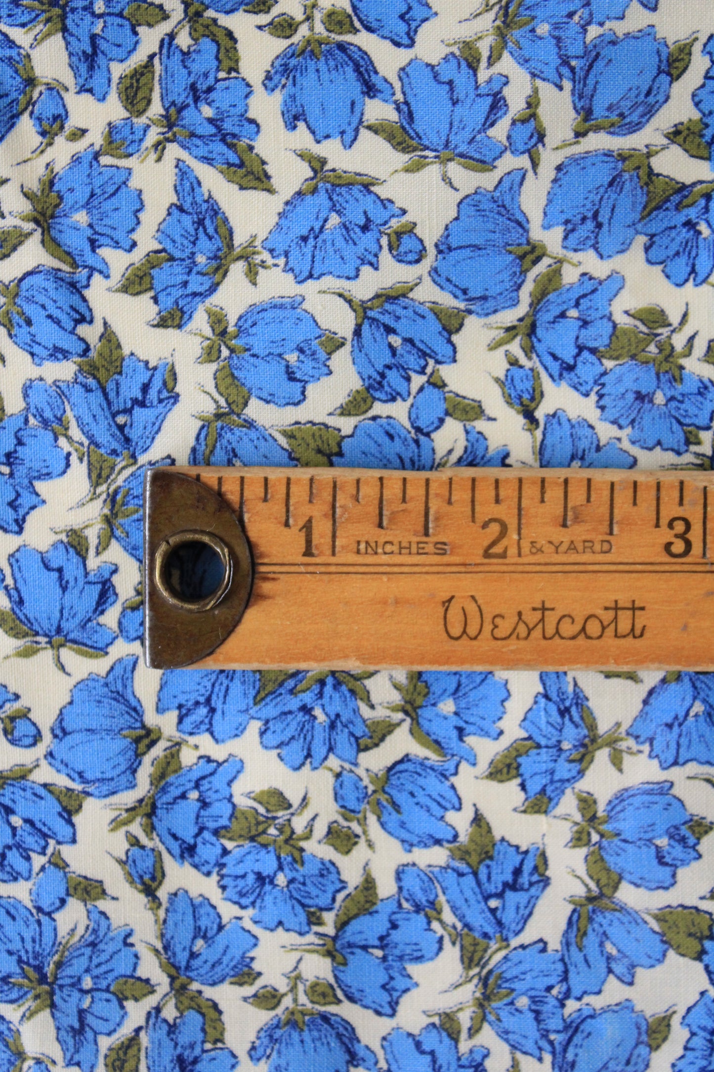 1950s Blue Illustrated Flowers Cotton Sewing Fabric, 1.5 Yards