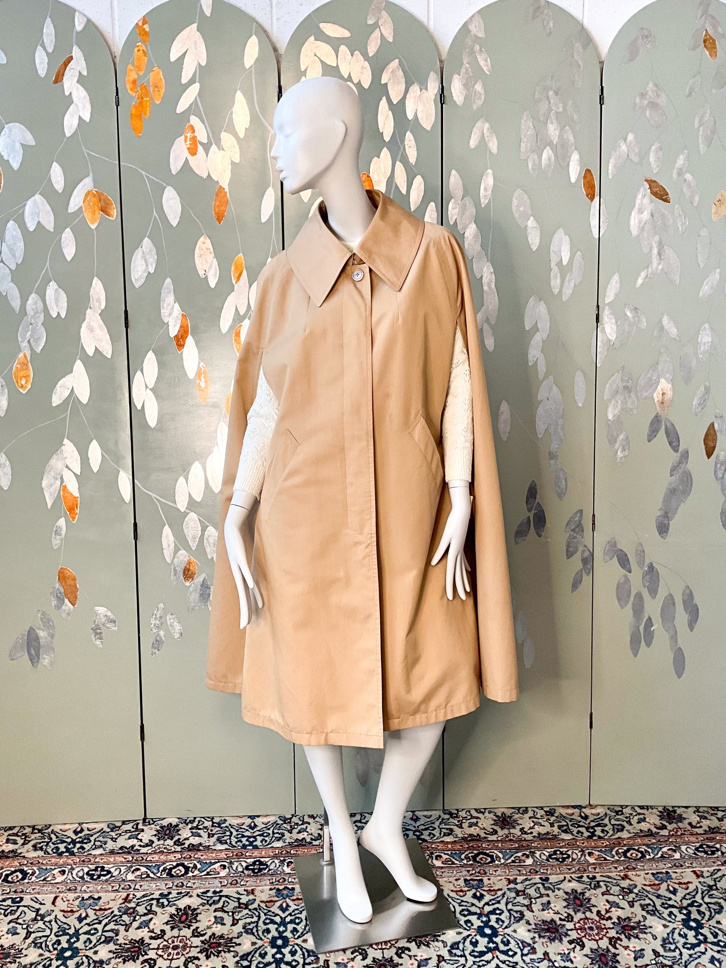 Vintage 1970s Misty Harbour Tan Cape, Large