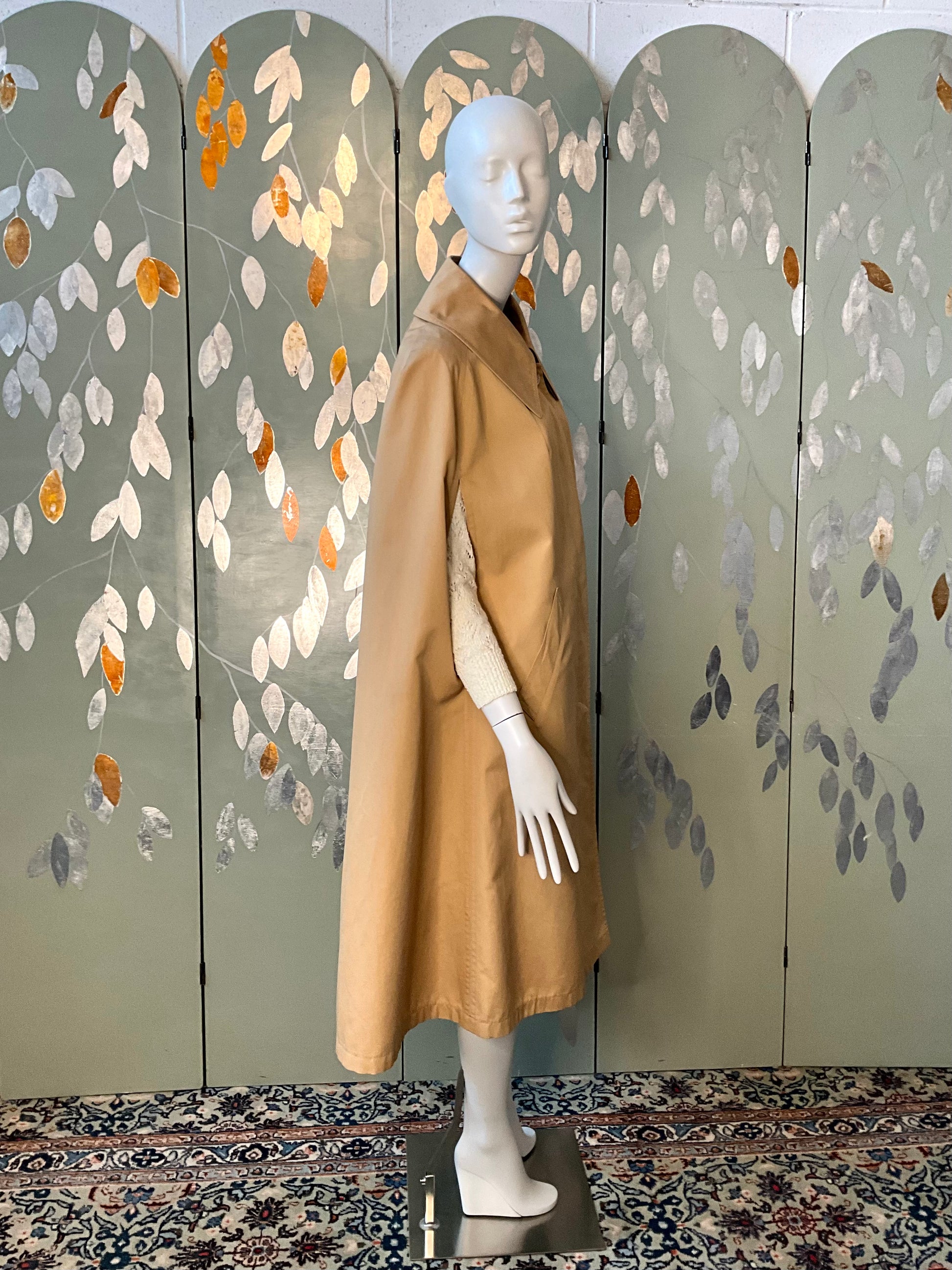 Vintage 1970s Misty Harbour Tan Cape, Large