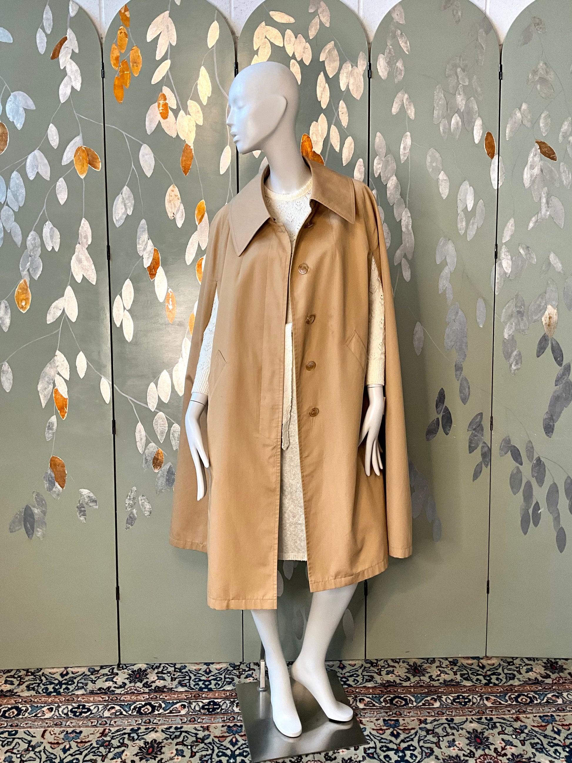 Vintage 1970s Misty Harbour Tan Cape, Large