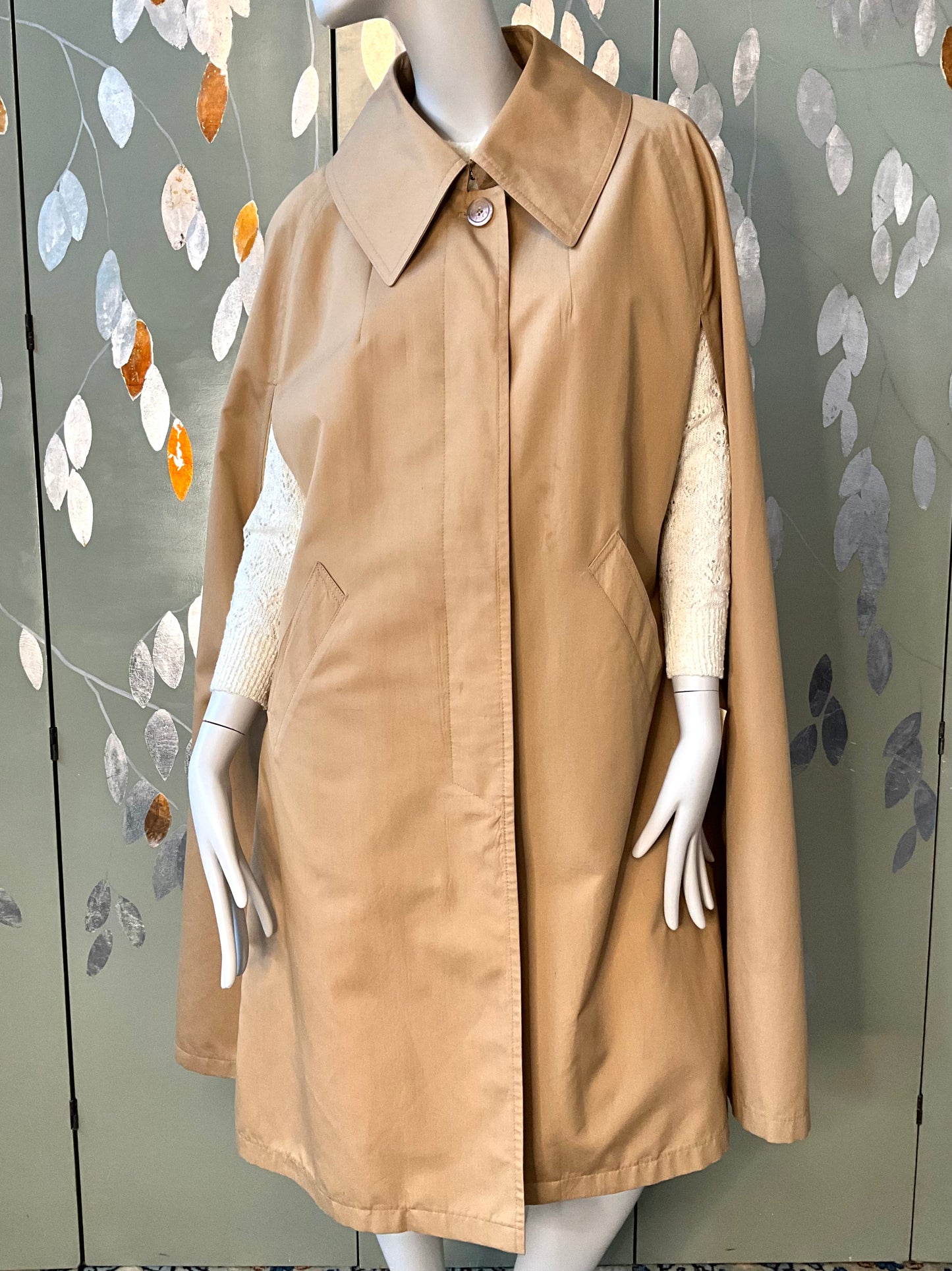 Vintage 1970s Misty Harbour Tan Cape, Large