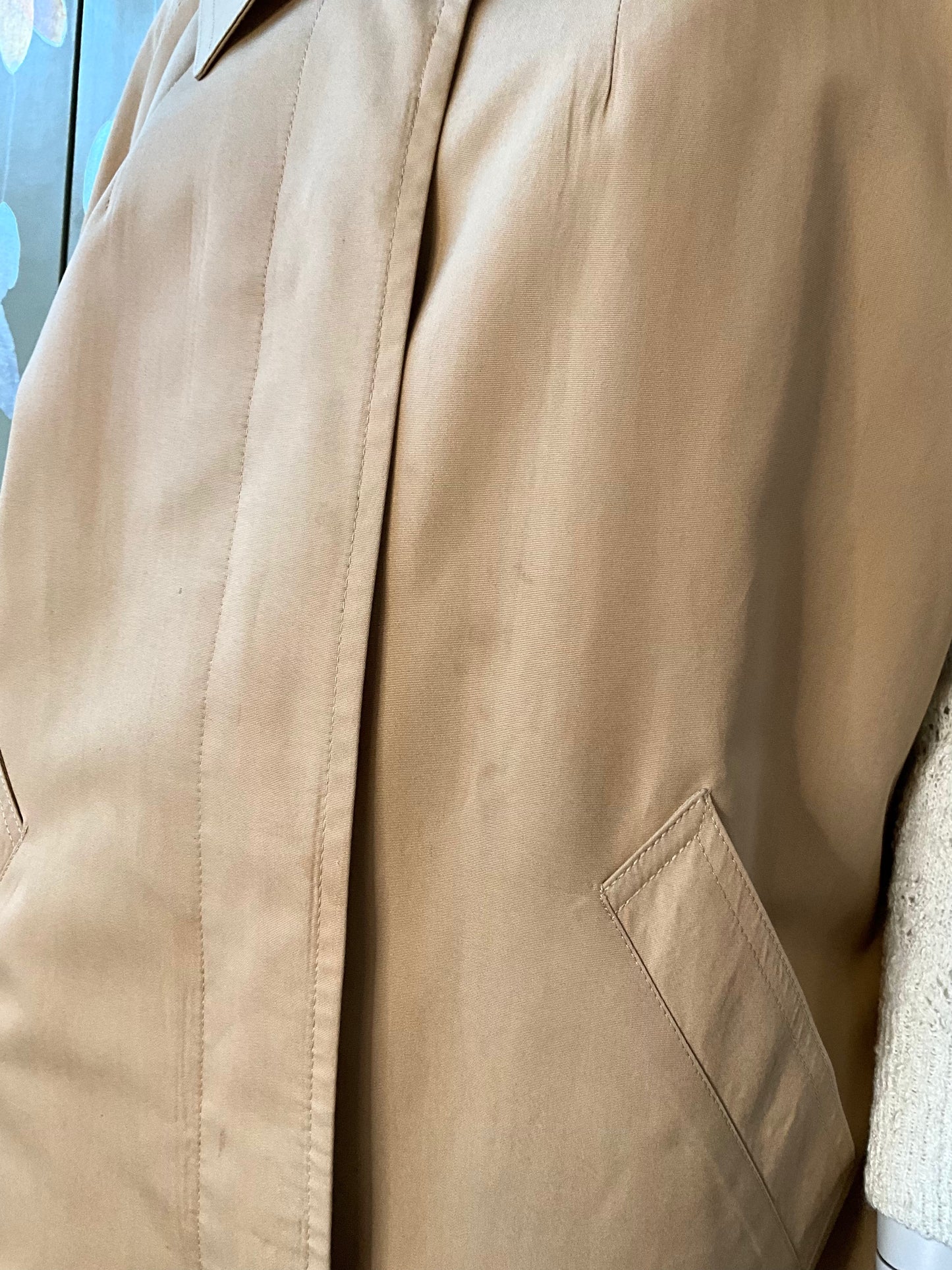 Vintage 1970s Misty Harbour Tan Cape, Large