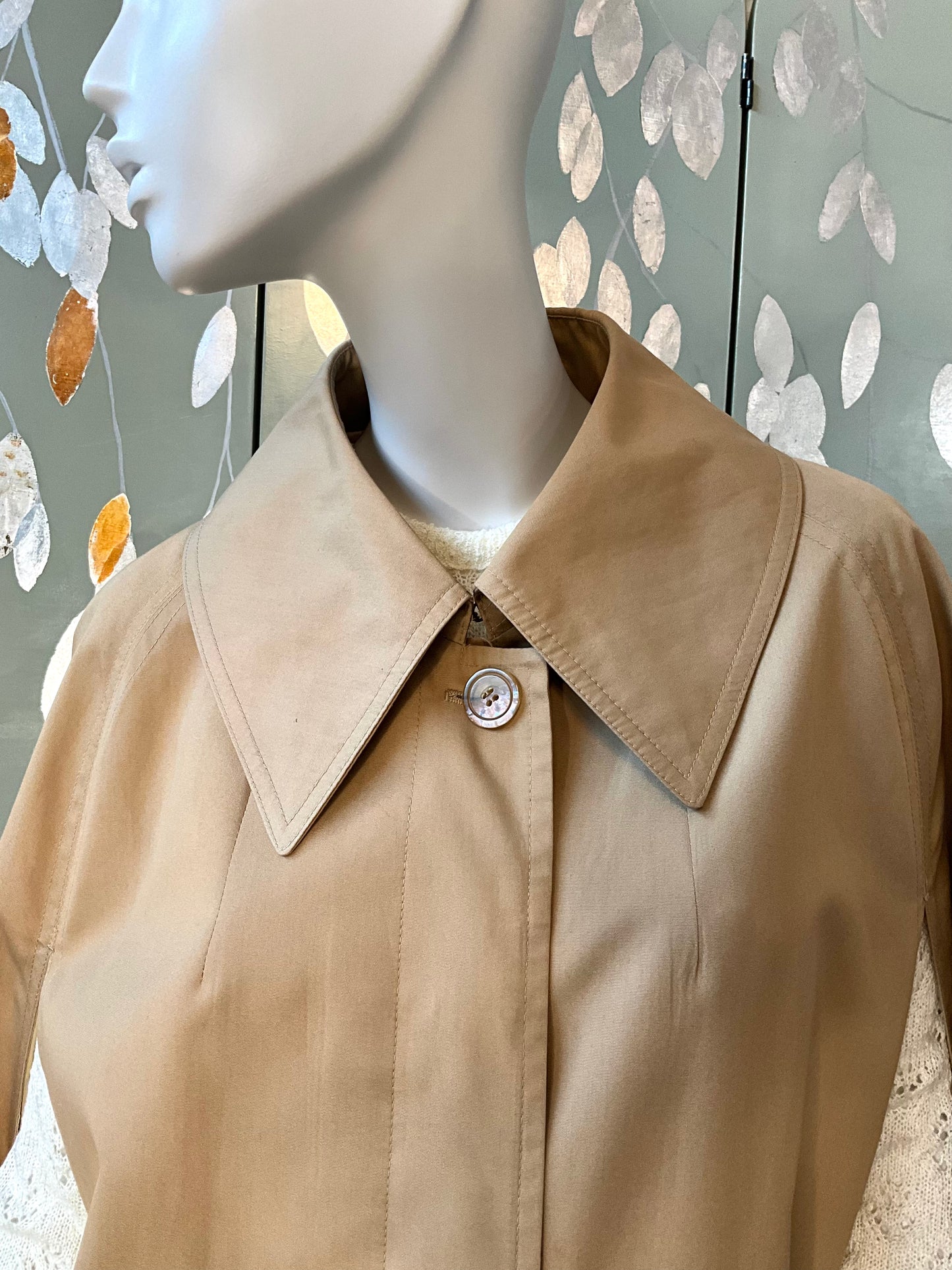 Vintage 1970s Misty Harbour Tan Cape, Large