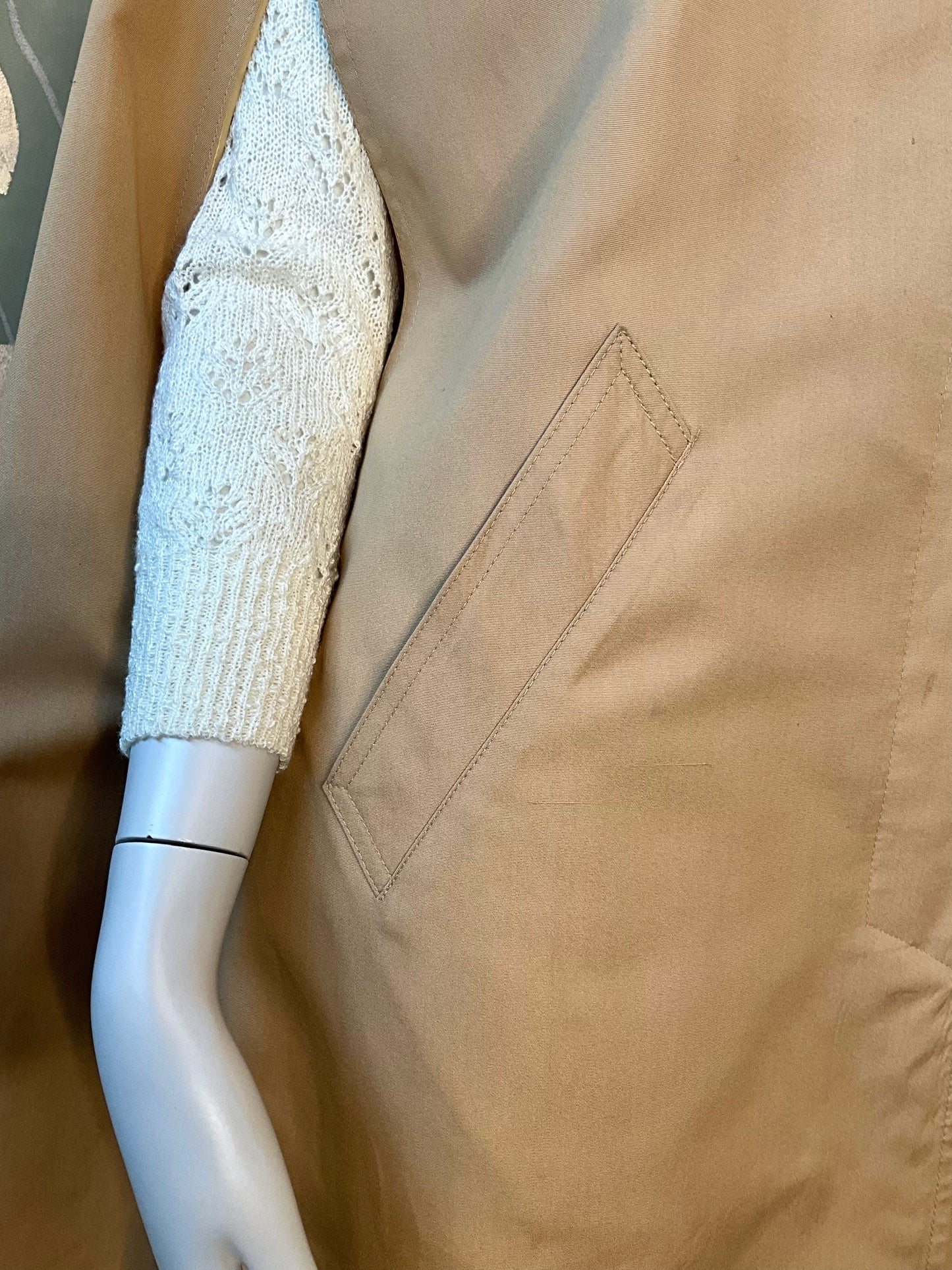 Vintage 1970s Misty Harbour Tan Cape, Large