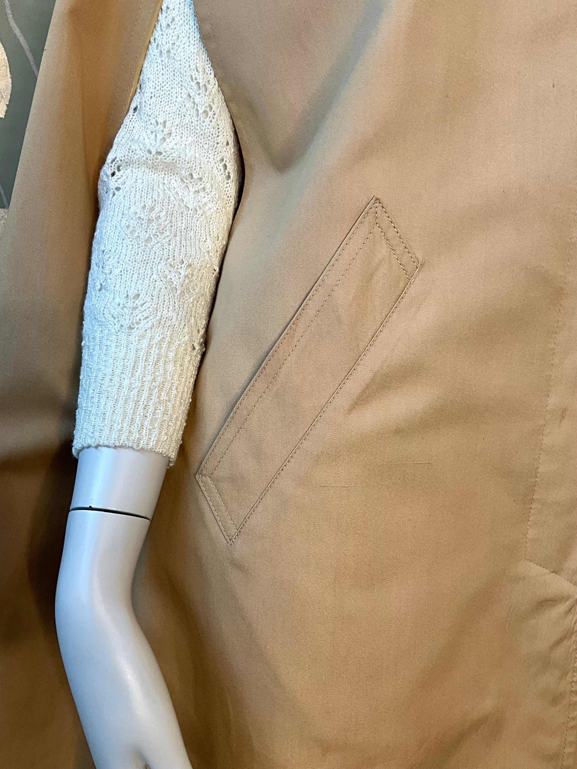 Vintage 1970s Misty Harbour Tan Cape, Large