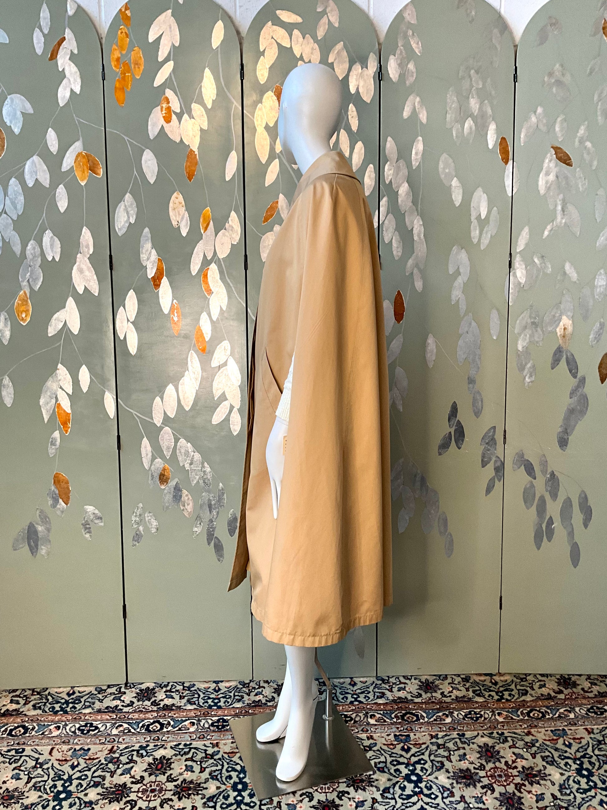 Vintage 1970s Misty Harbour Tan Cape, Large