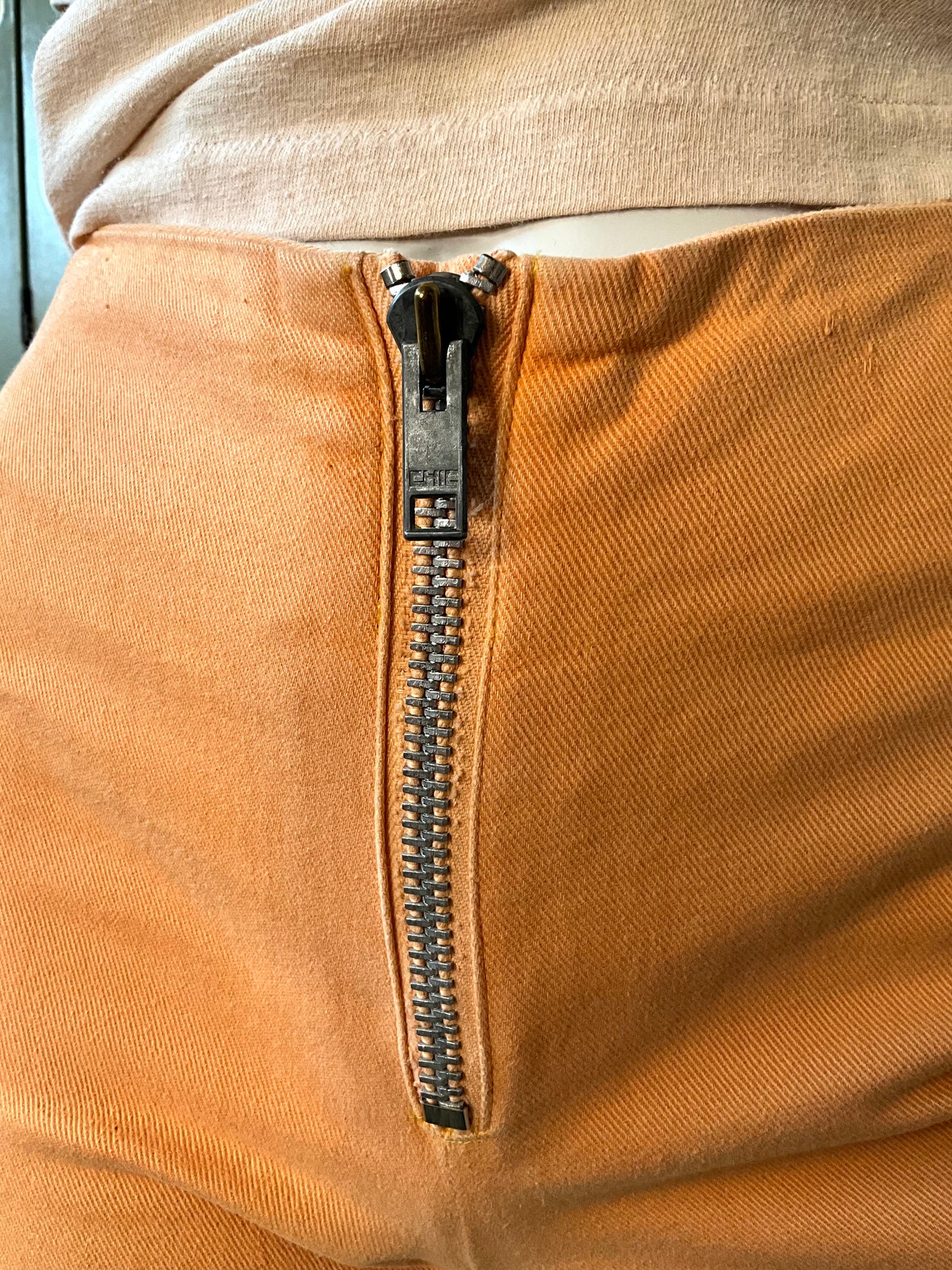 Vintage 1970s Peach Orange Exposed Zip Front Hot Pants Shorts, XS