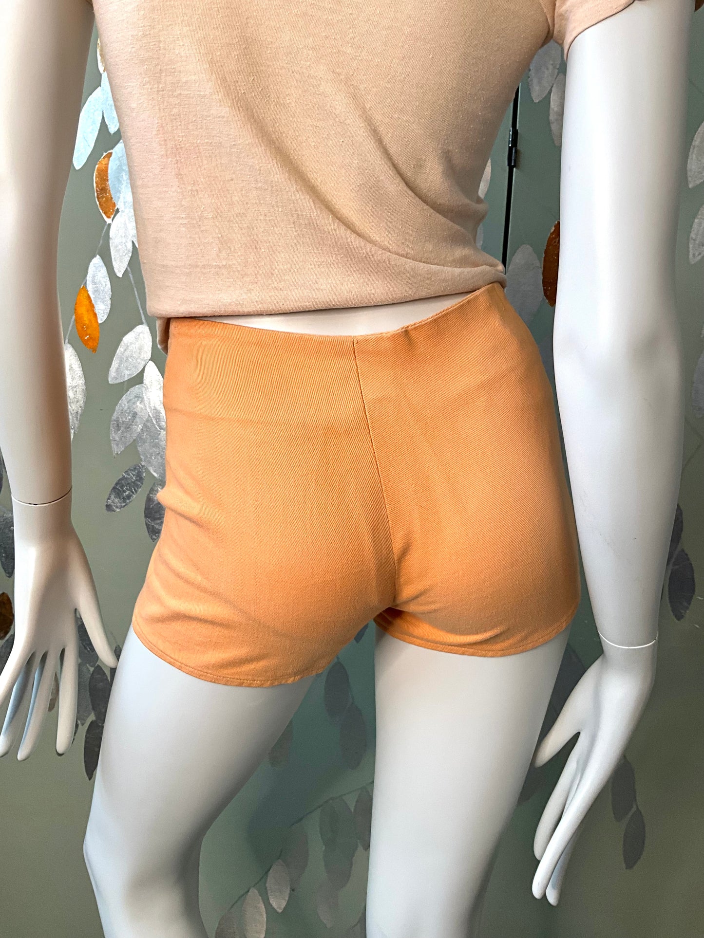 Vintage 1970s Peach Orange Exposed Zip Front Hot Pants Shorts, XS