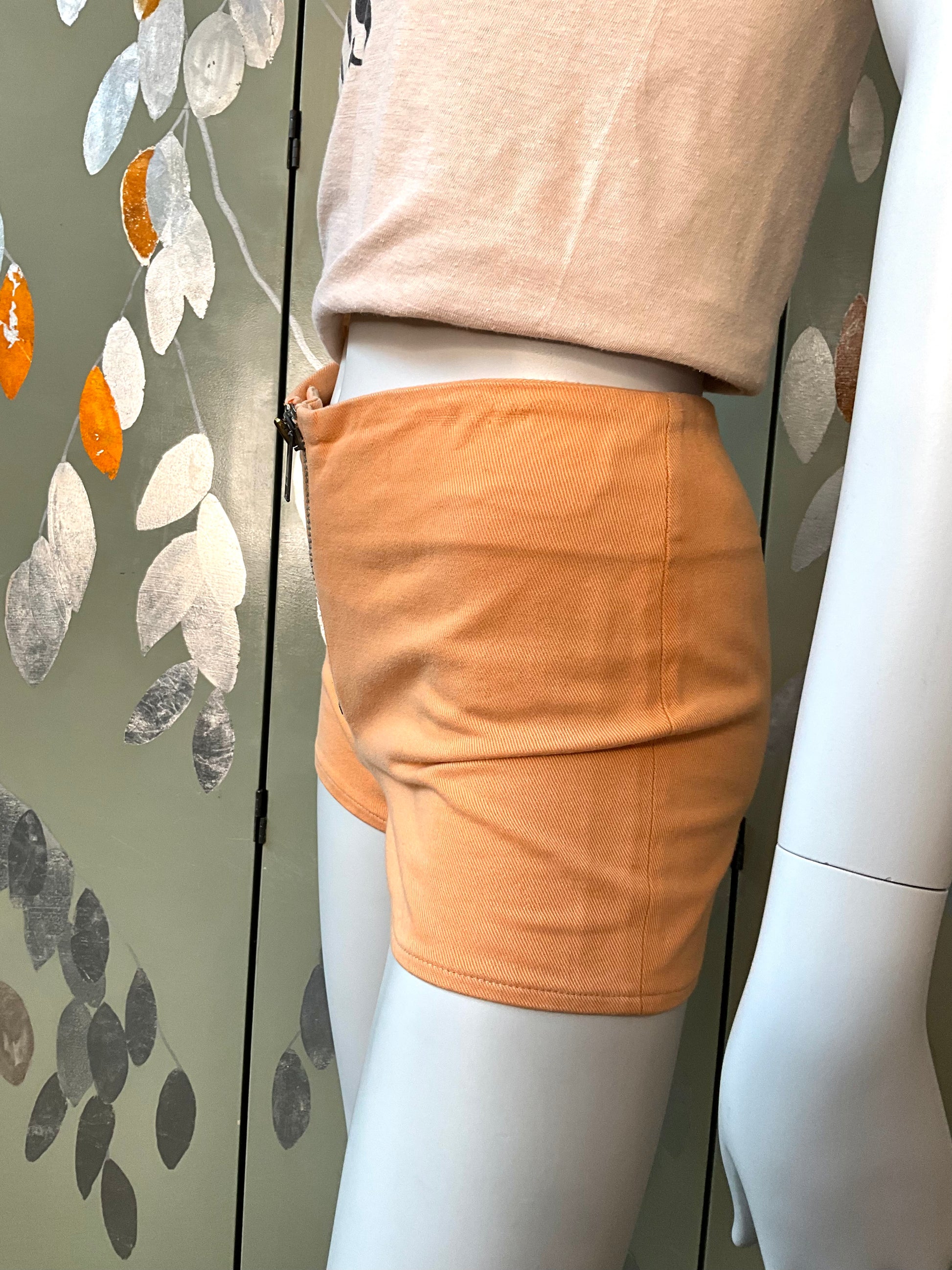Vintage 1970s Peach Orange Exposed Zip Front Hot Pants Shorts, XS