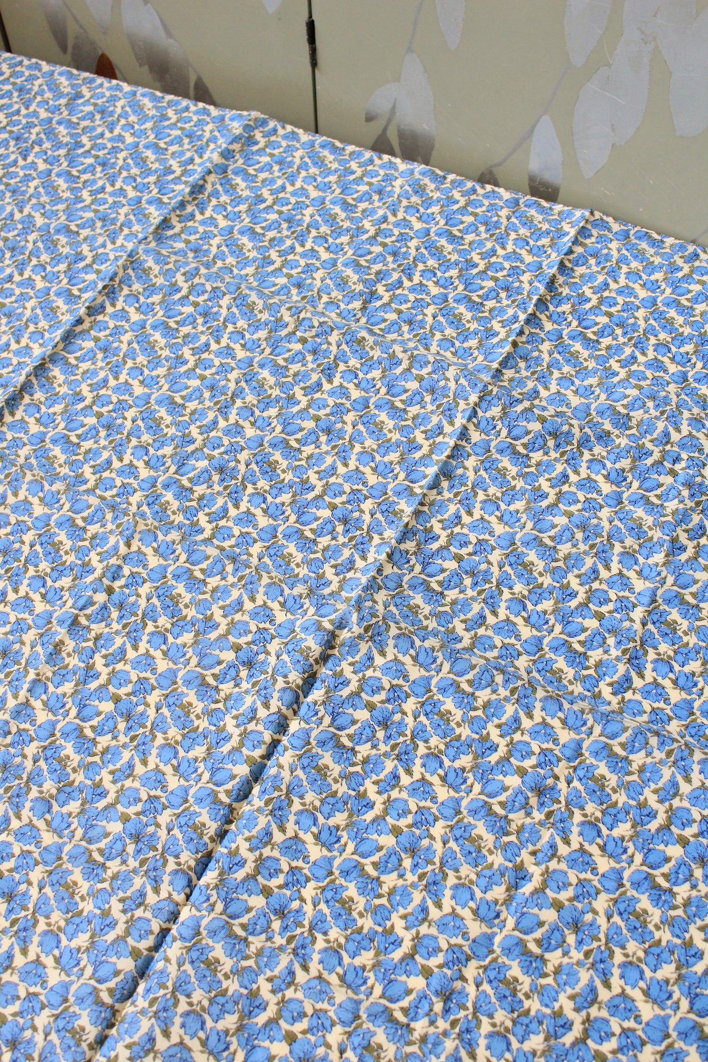 1950s Blue Illustrated Flowers Cotton Sewing Fabric, 1.5 Yards