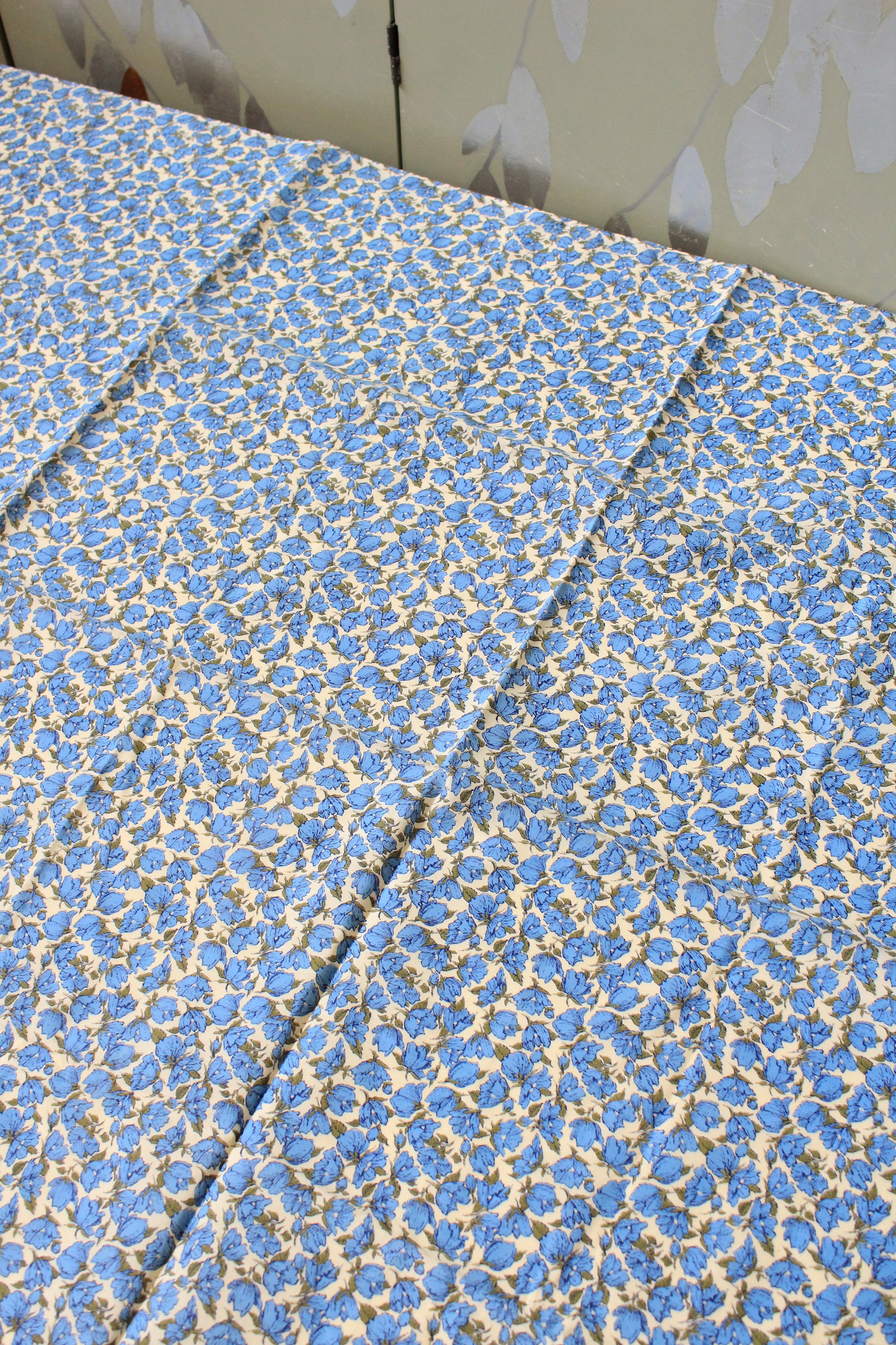 1950s Blue Illustrated Flowers Cotton Sewing Fabric, 1.5 Yards