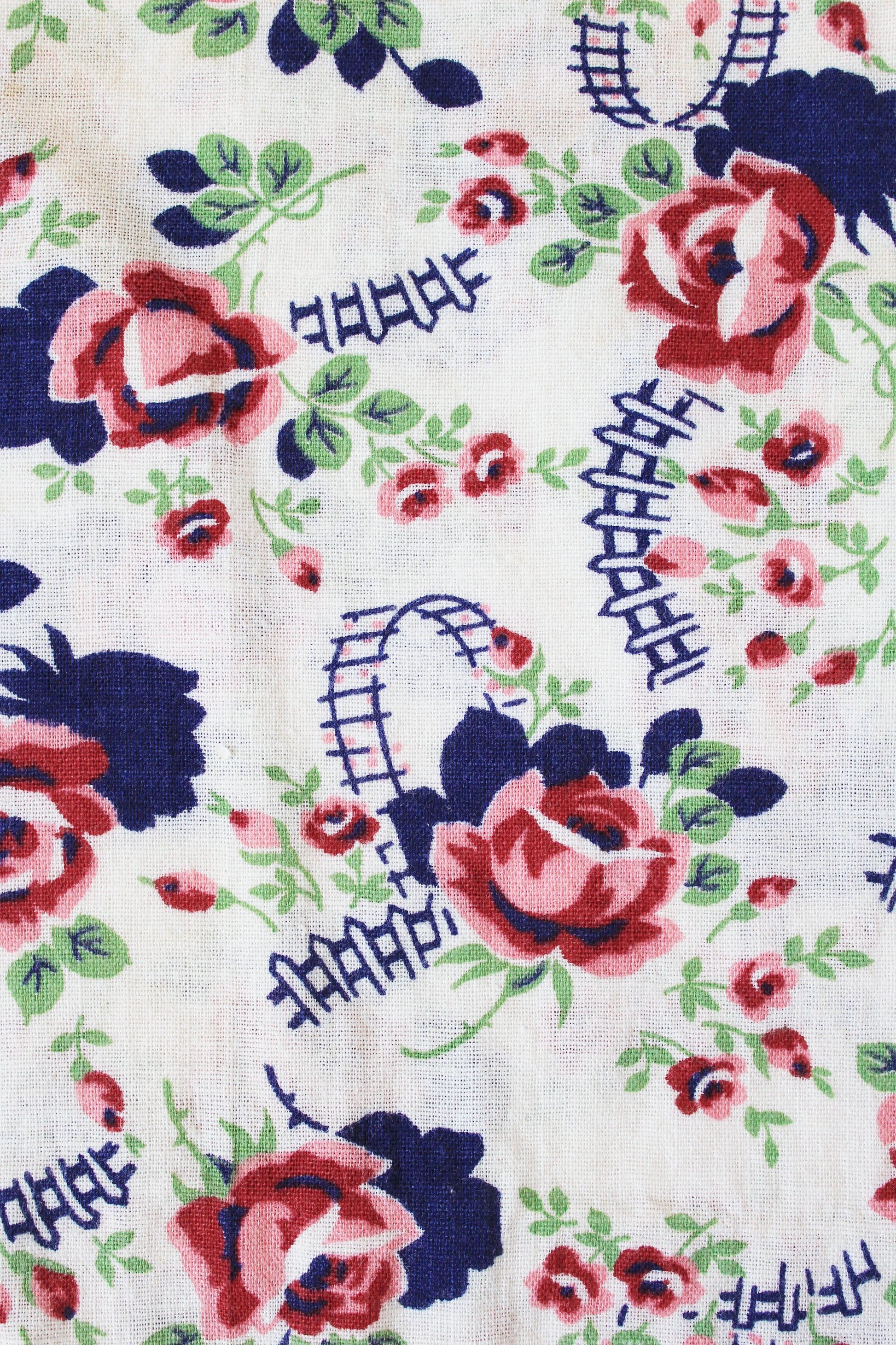 1940s Pink And Red Floral Feedsack Roses With White Picket Fence, Vintage Summer Sewing/Quilting Fabric