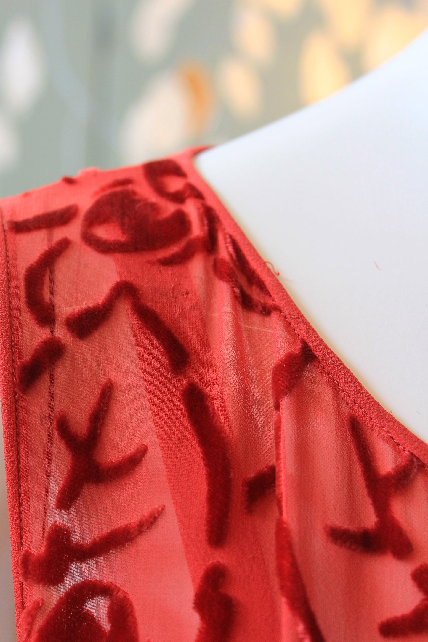 1920s Sleeveless Red Drop Waist Dress With Velvet Cranberries And Hip Detail, Small