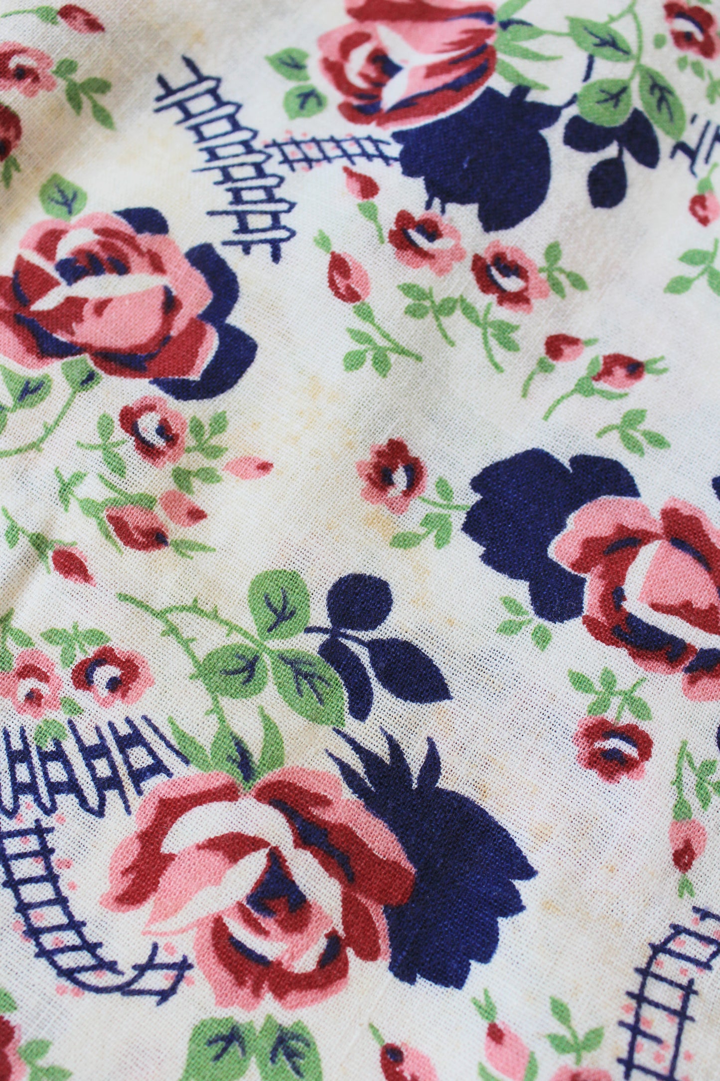 1940s Pink And Red Floral Feedsack Roses With White Picket Fence, Vintage Summer Sewing/Quilting Fabric