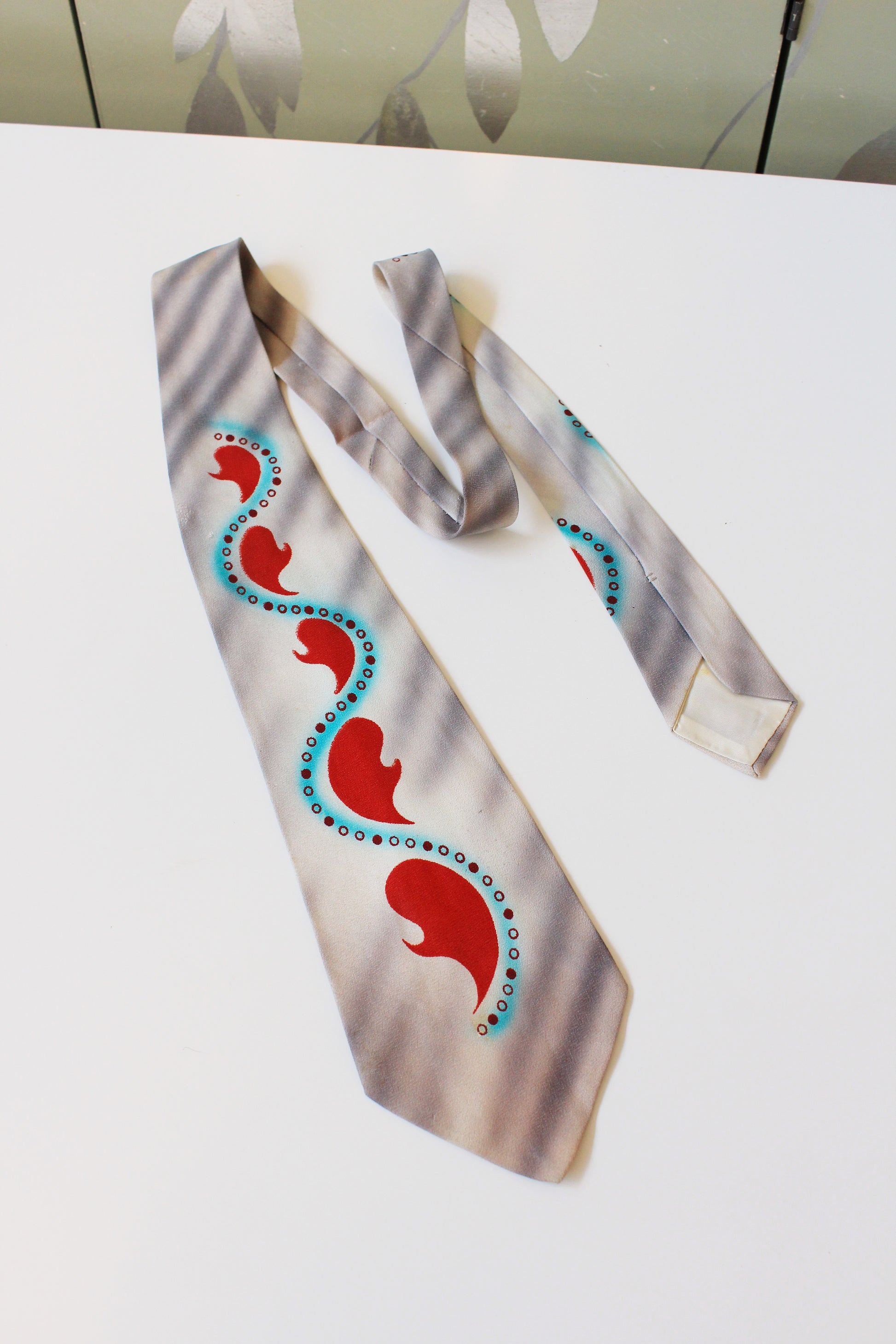 Vintage late 1940s Early 1950s Grey/Red/Teal Rayon Tie