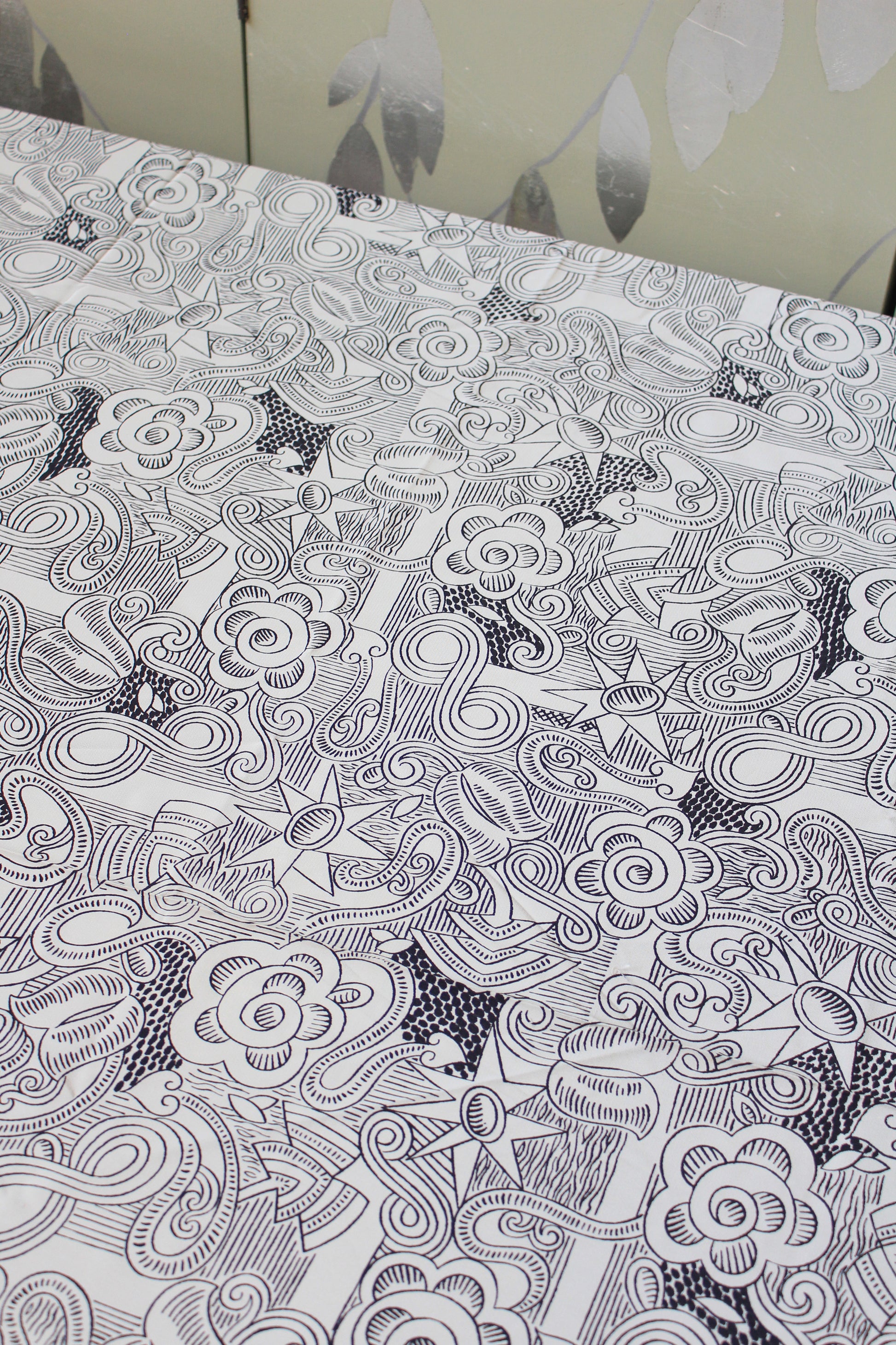 1940s Black And White Illustrated Swirl Print Rayon Sewing Fabric, 4.1 Yards