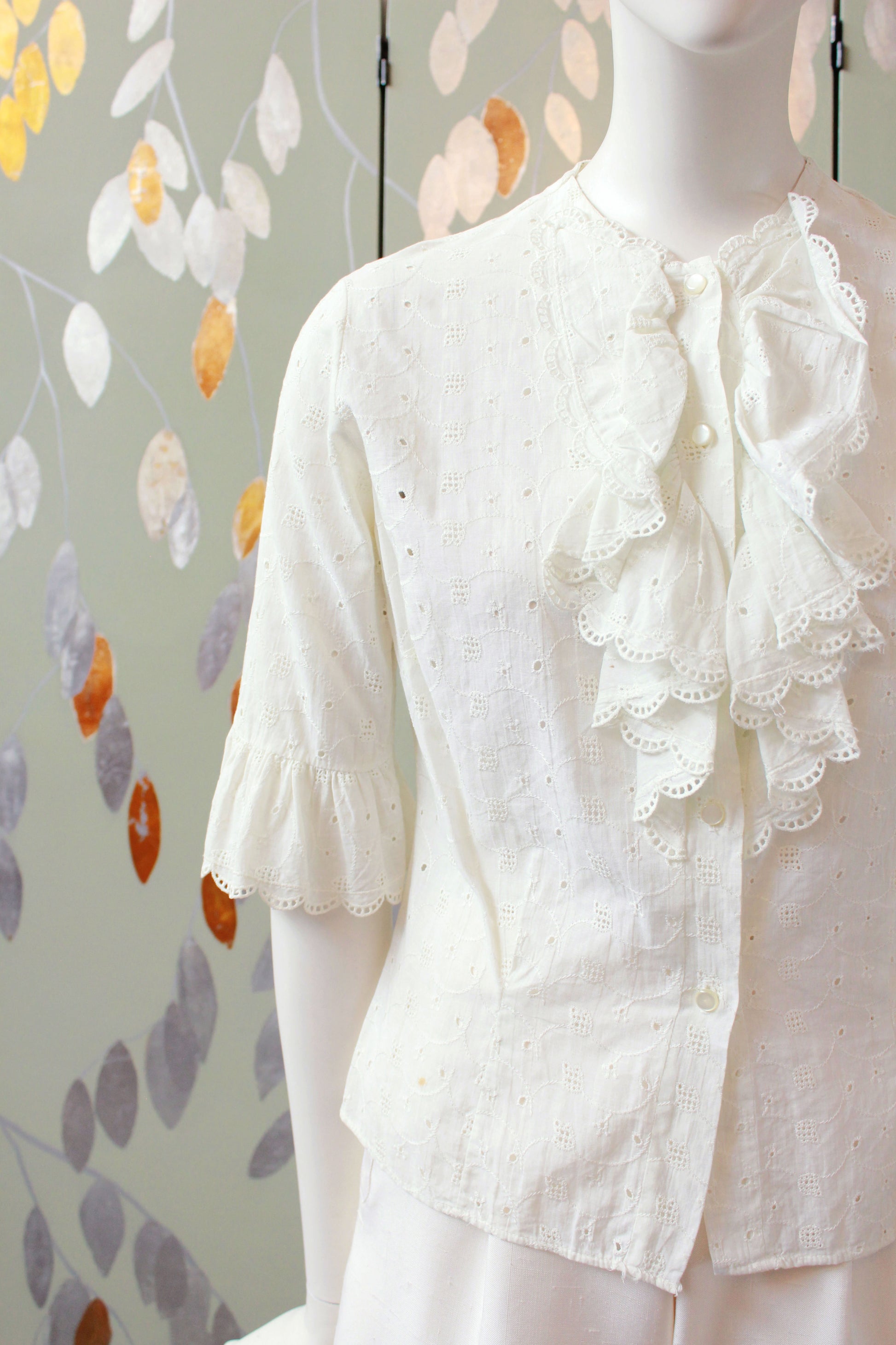 Vintage 1950s Cream Ruffle Broderie Anglaise Eyelet Cotton Summer Blouse, XS