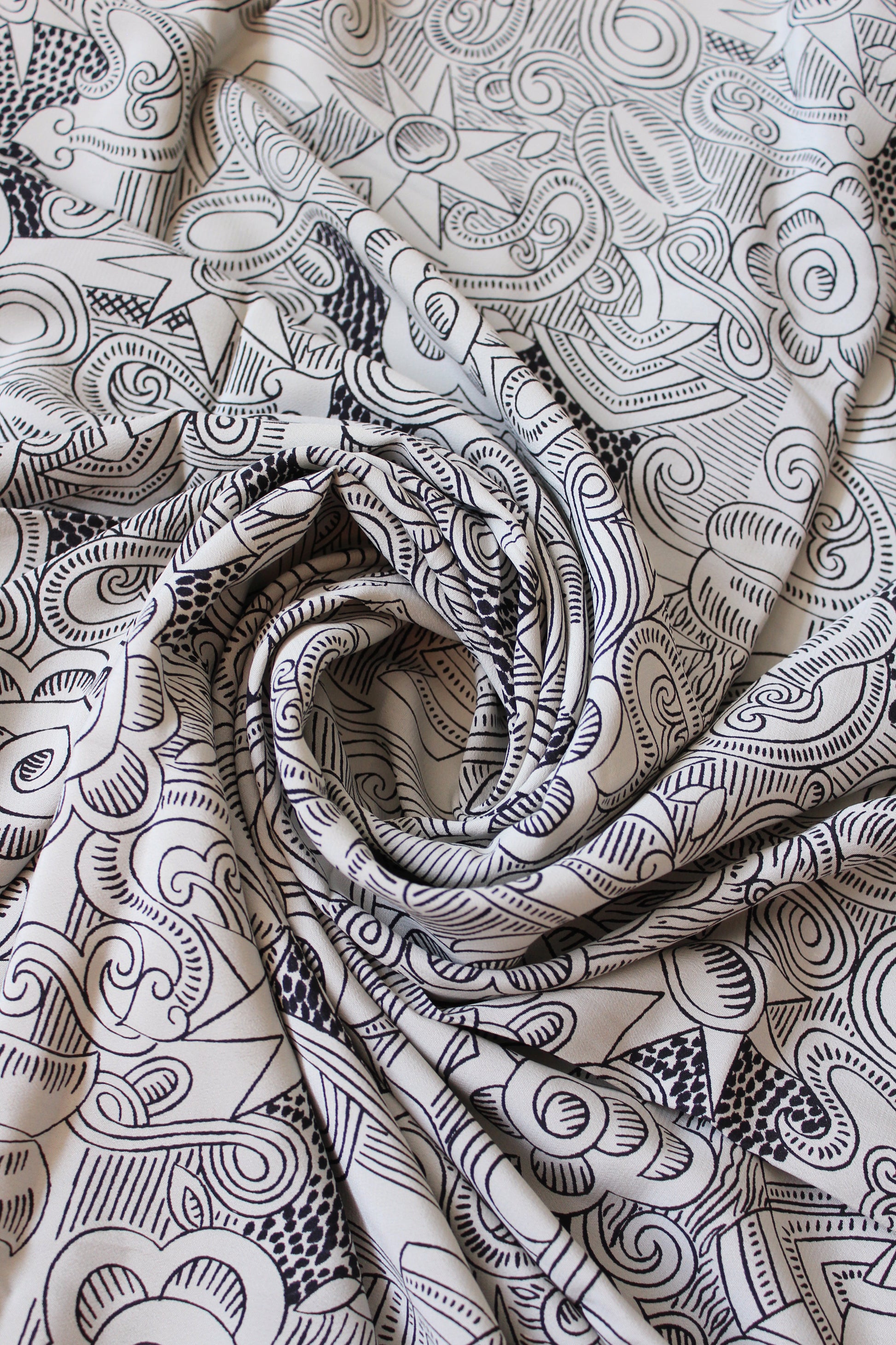 1940s Black And White Illustrated Swirl Print Rayon Sewing Fabric, 4.1 Yards