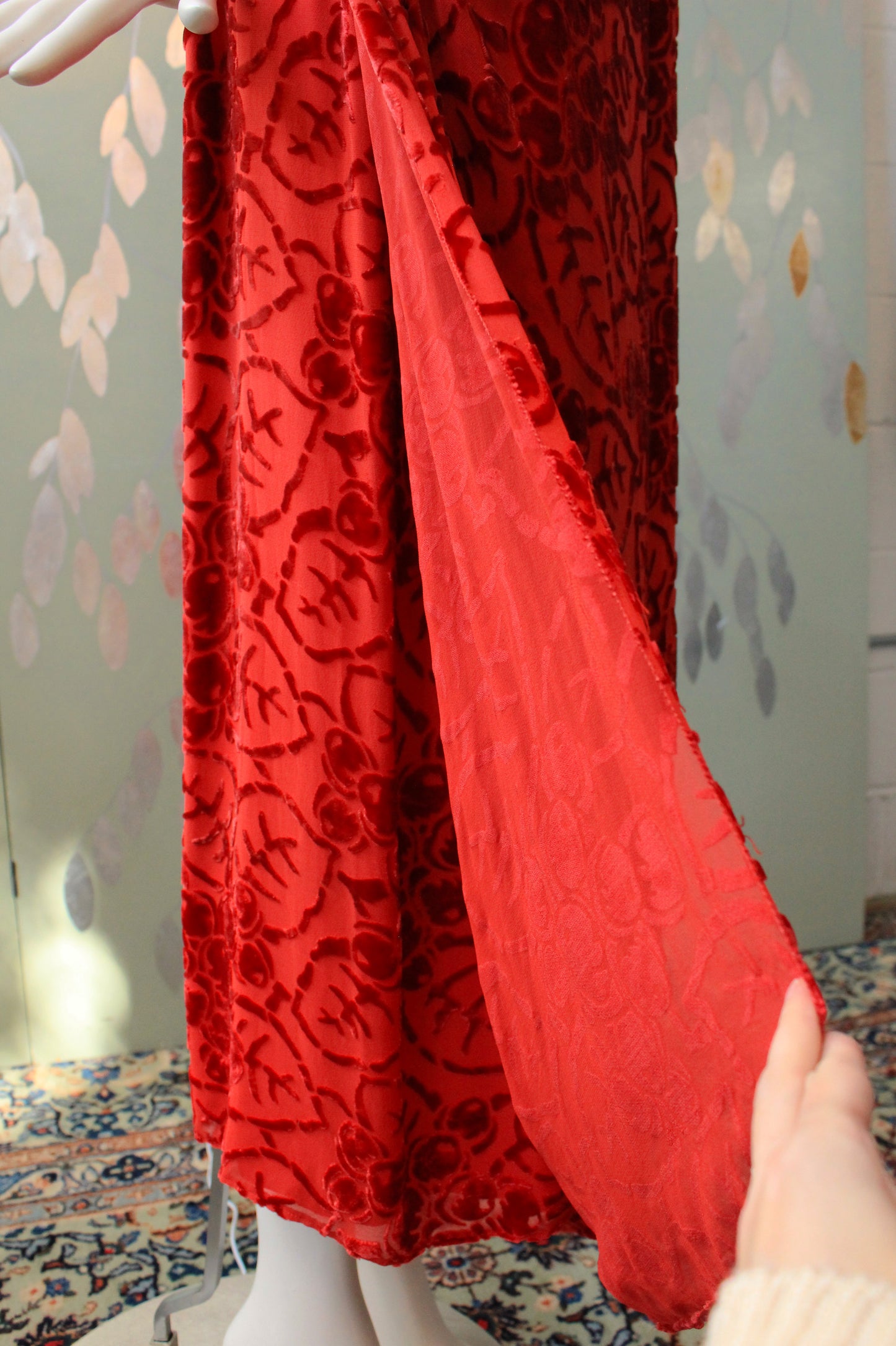 1920s Sleeveless Red Drop Waist Dress With Velvet Cranberries And Hip Detail, Small