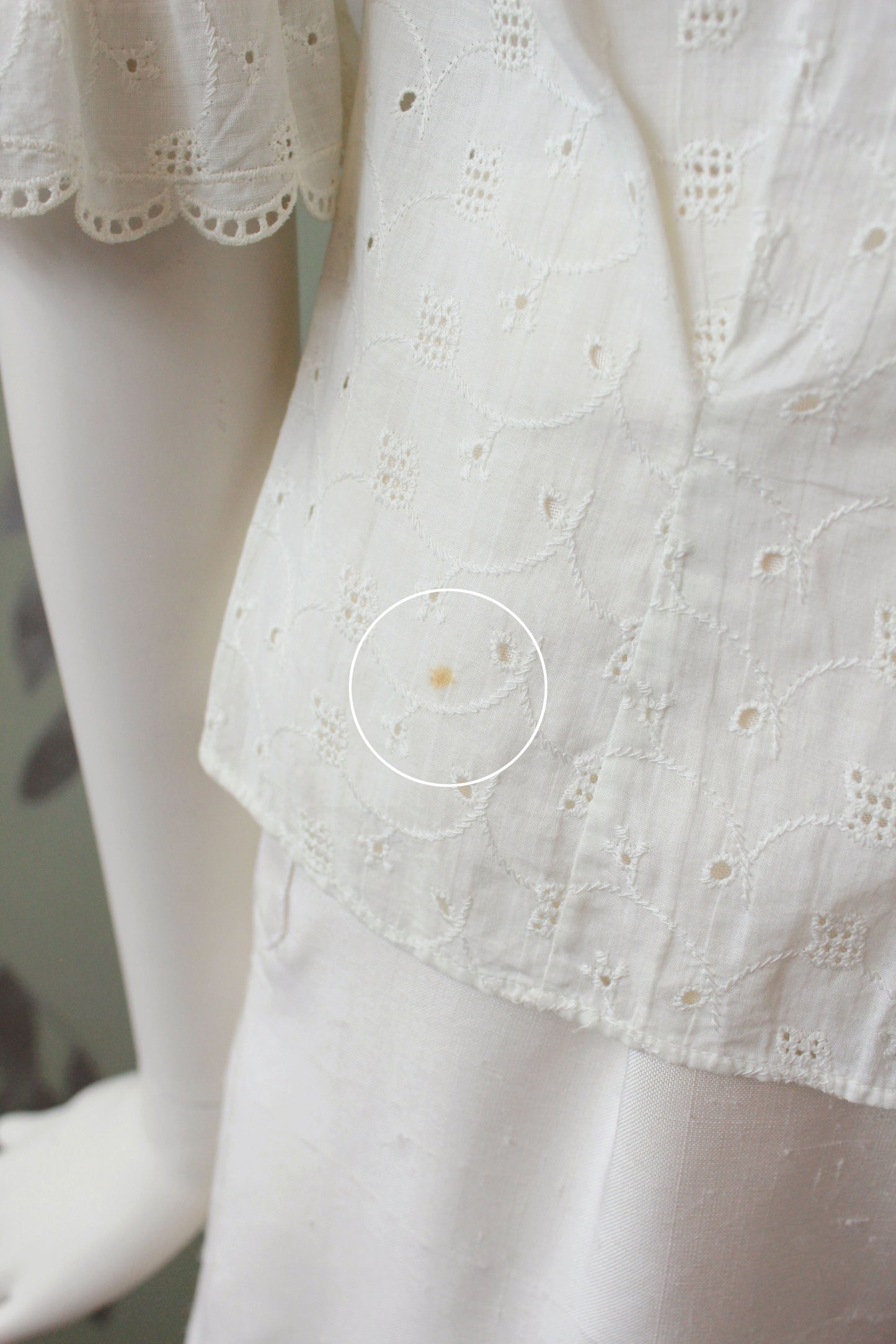 Vintage 1950s Cream Ruffle Broderie Anglaise Eyelet Cotton Summer Blouse, XS