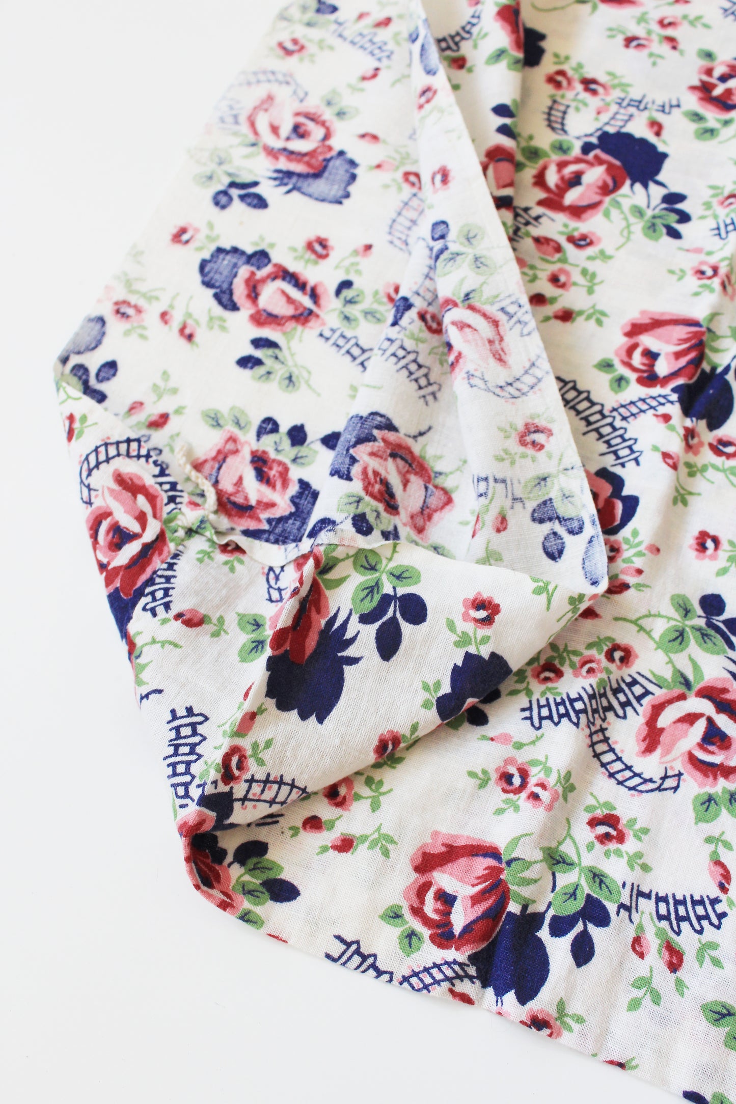 1940s Pink And Red Floral Feedsack Roses With White Picket Fence, Vintage Summer Sewing/Quilting Fabric