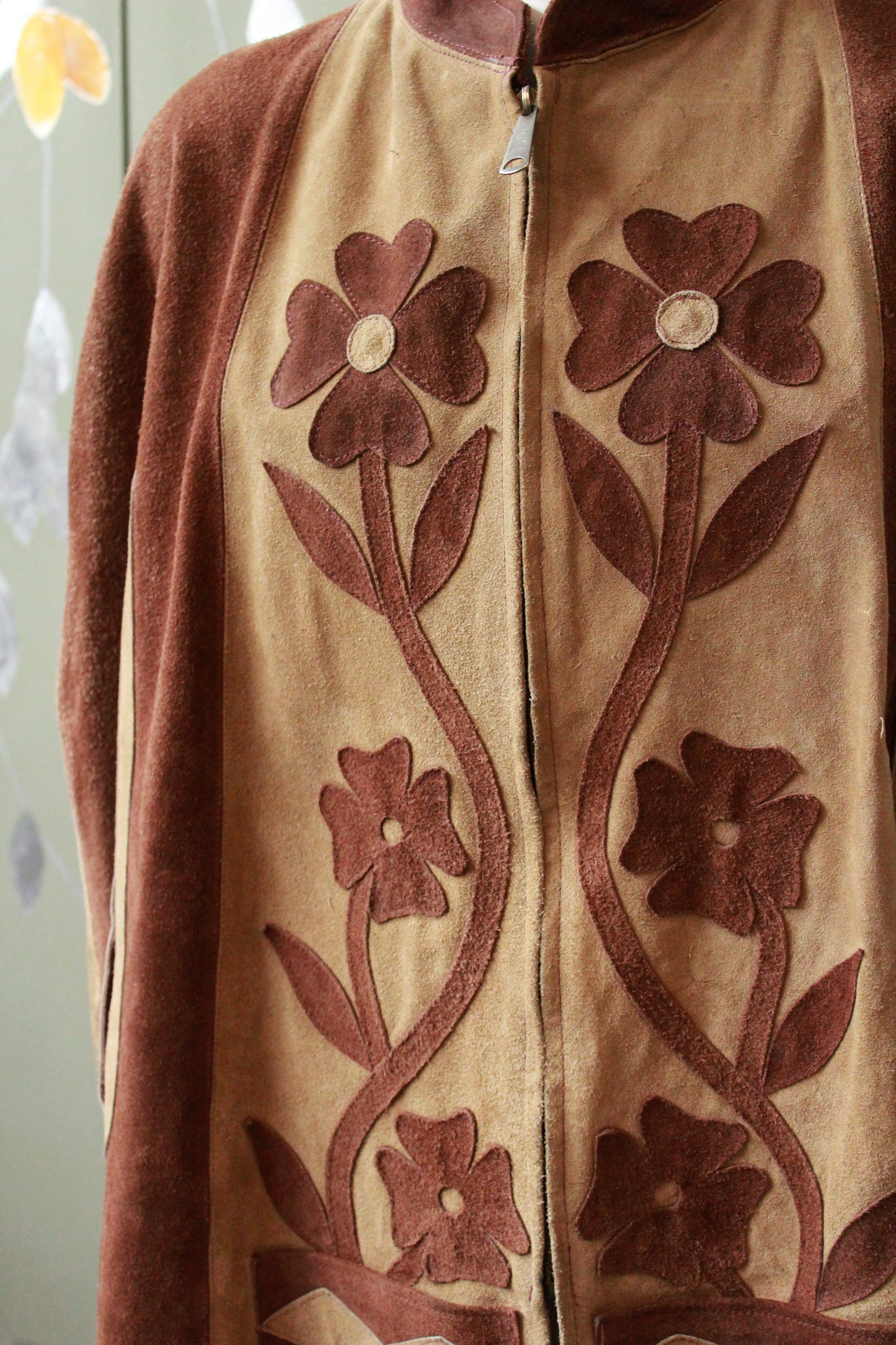 NEEDS PRICE 1970s Floral Dual Toned Brown Suede Cape 