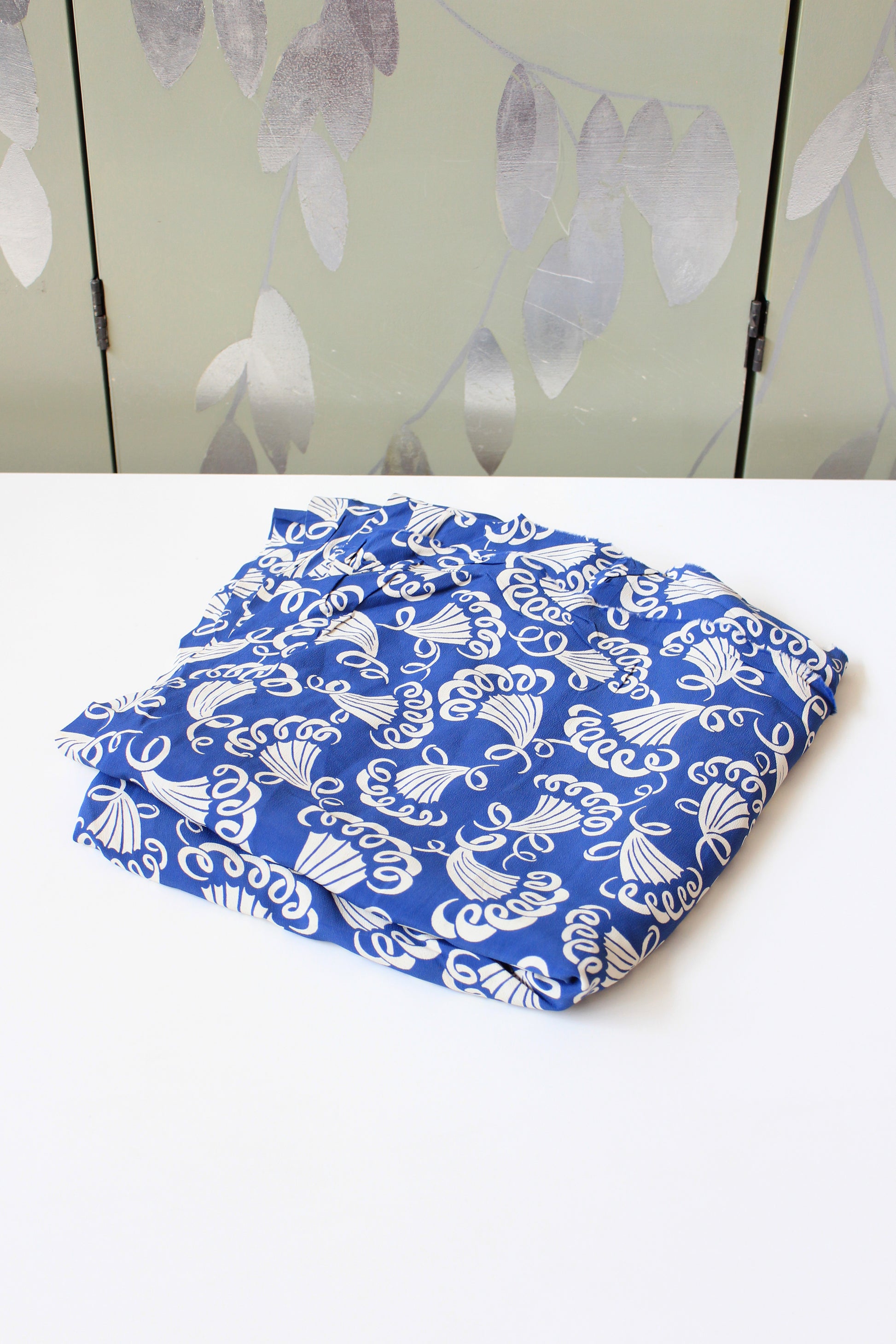 1940s Blue And White Fan Print Rayon Sewing Fabric, 4.6 Yards