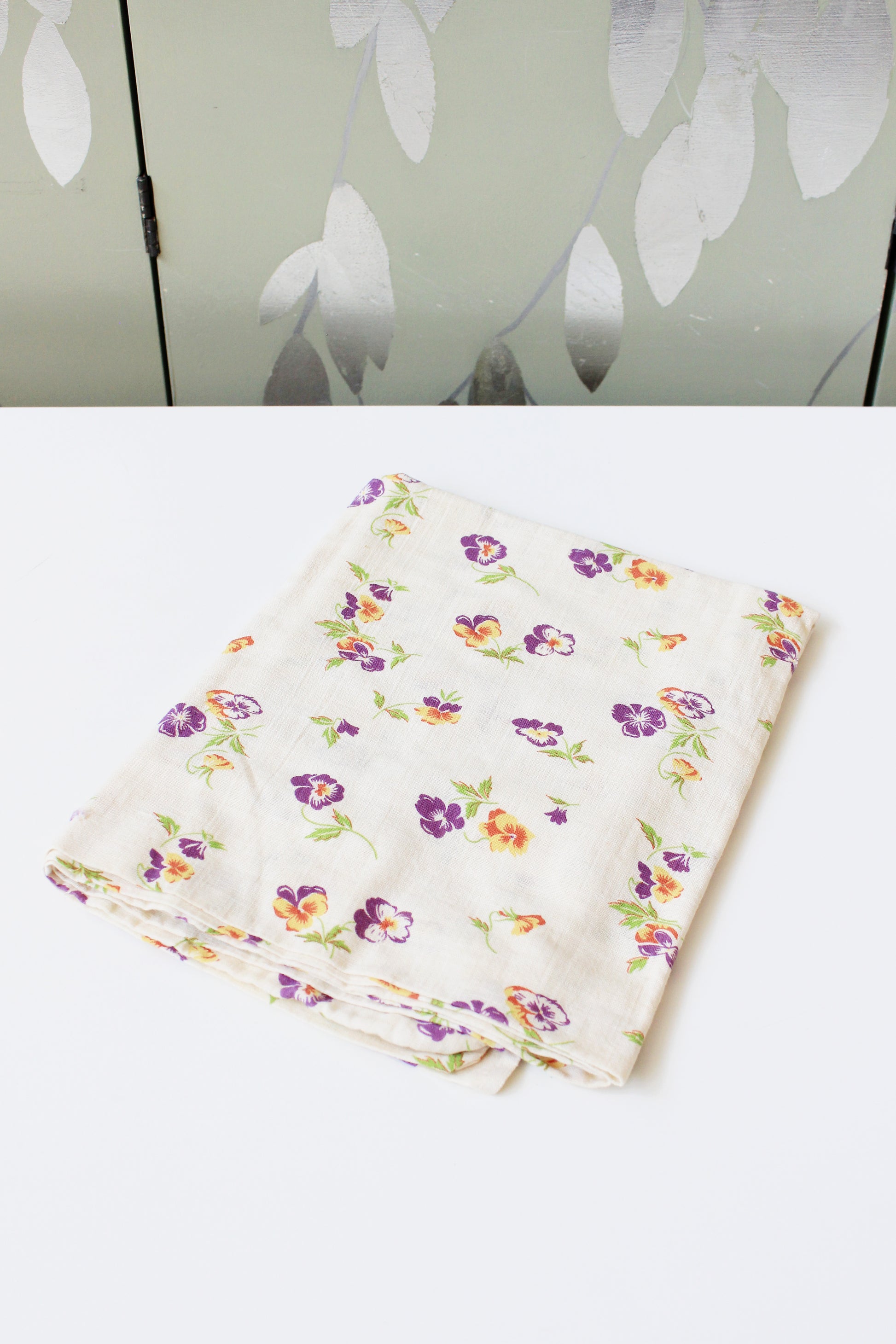 1940s Cream, Orange And Purple Illustrated Floral Feedsack , Vintage Summer Sewing/Quilting Fabric