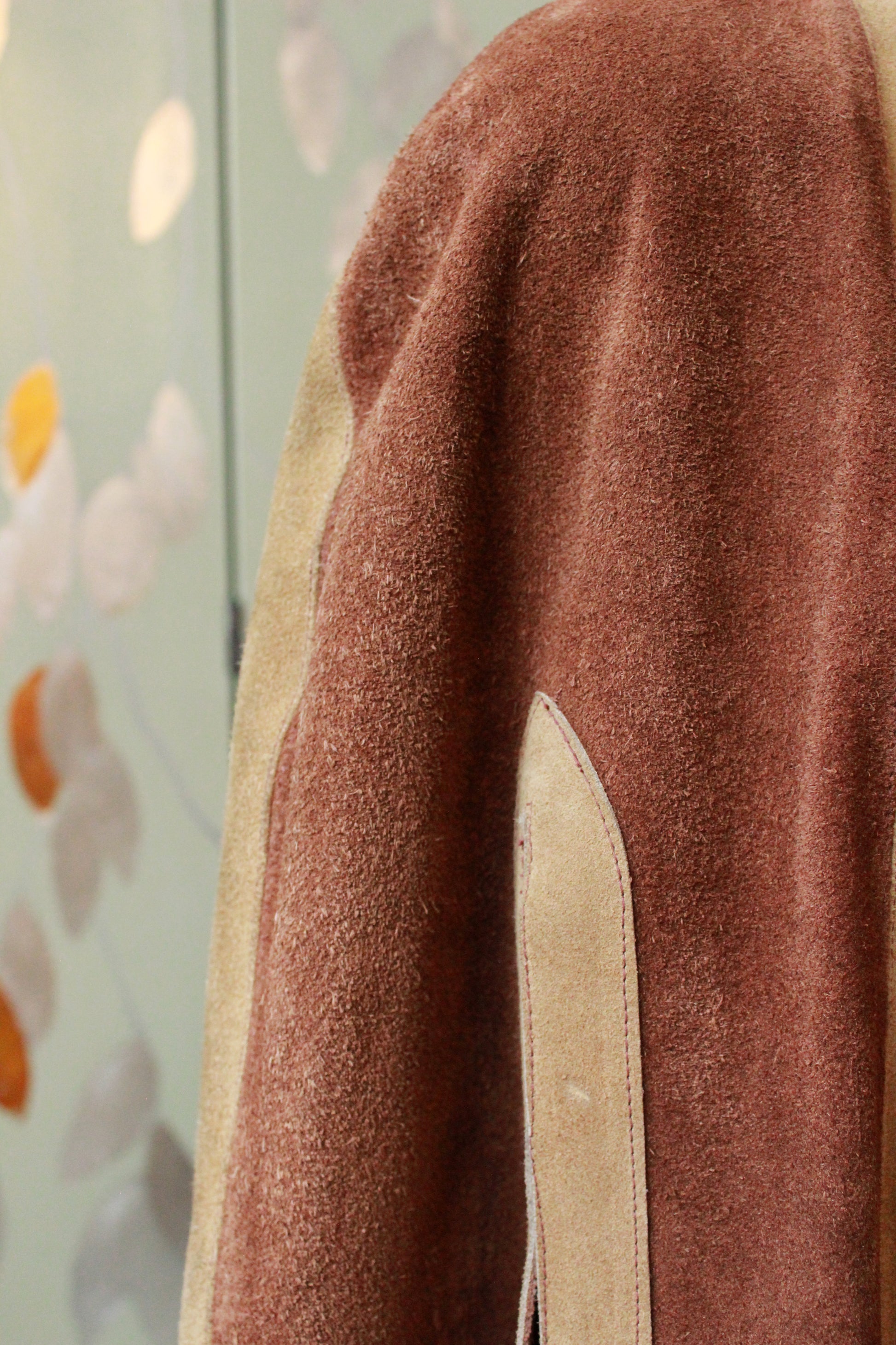 NEEDS PRICE 1970s Floral Dual Toned Brown Suede Cape 