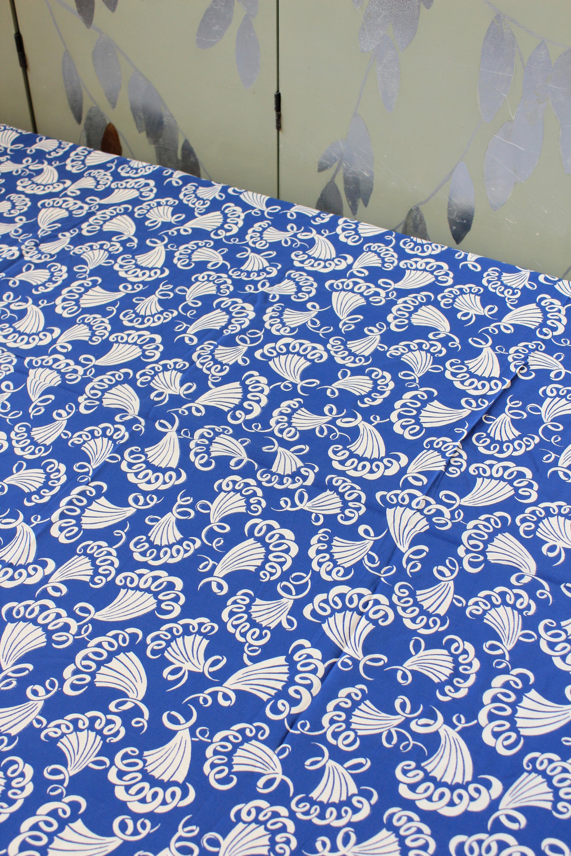1940s Blue And White Fan Print Rayon Sewing Fabric, 4.6 Yards