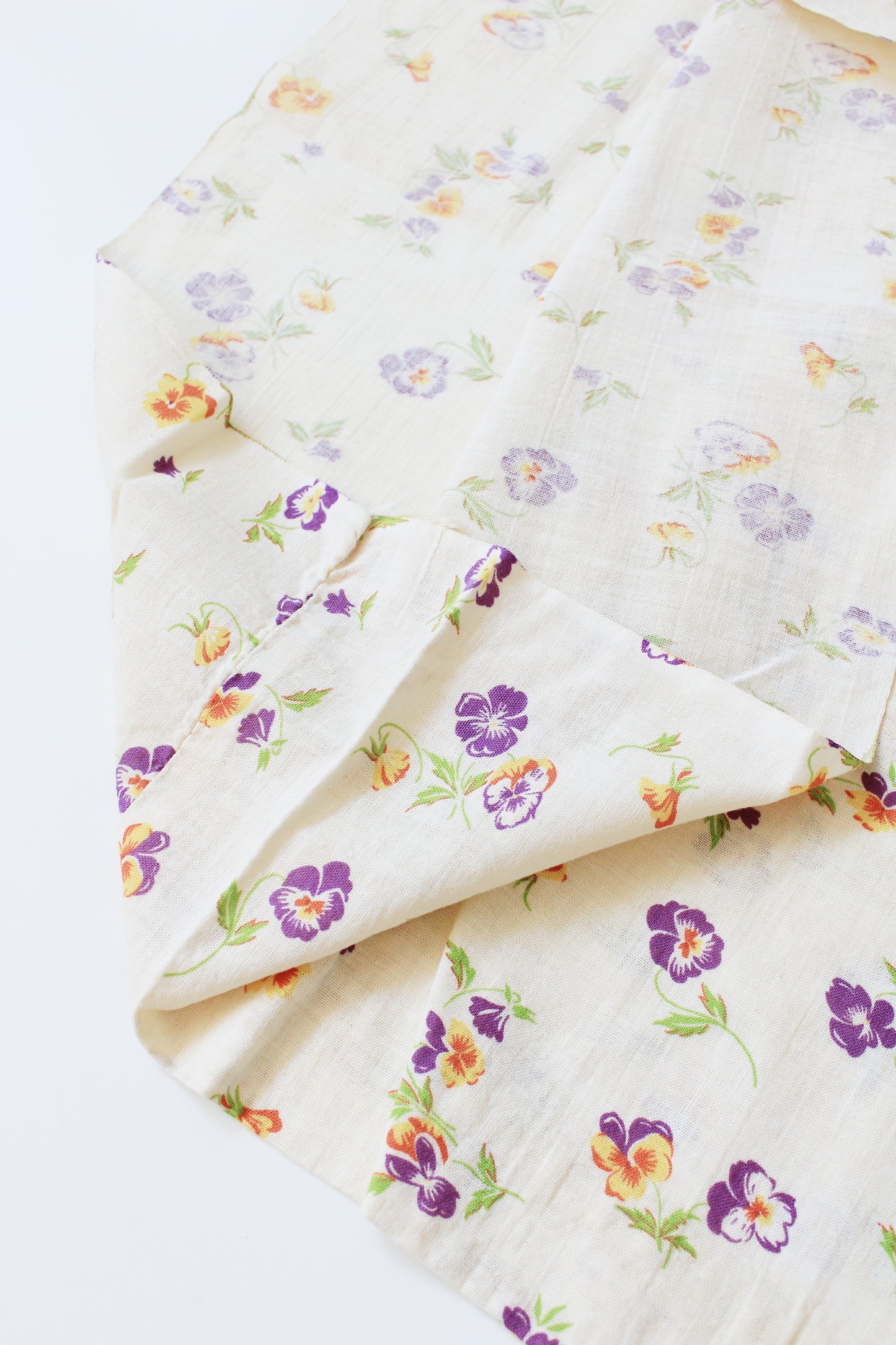 1940s Cream, Orange And Purple Illustrated Floral Feedsack , Vintage Summer Sewing/Quilting Fabric