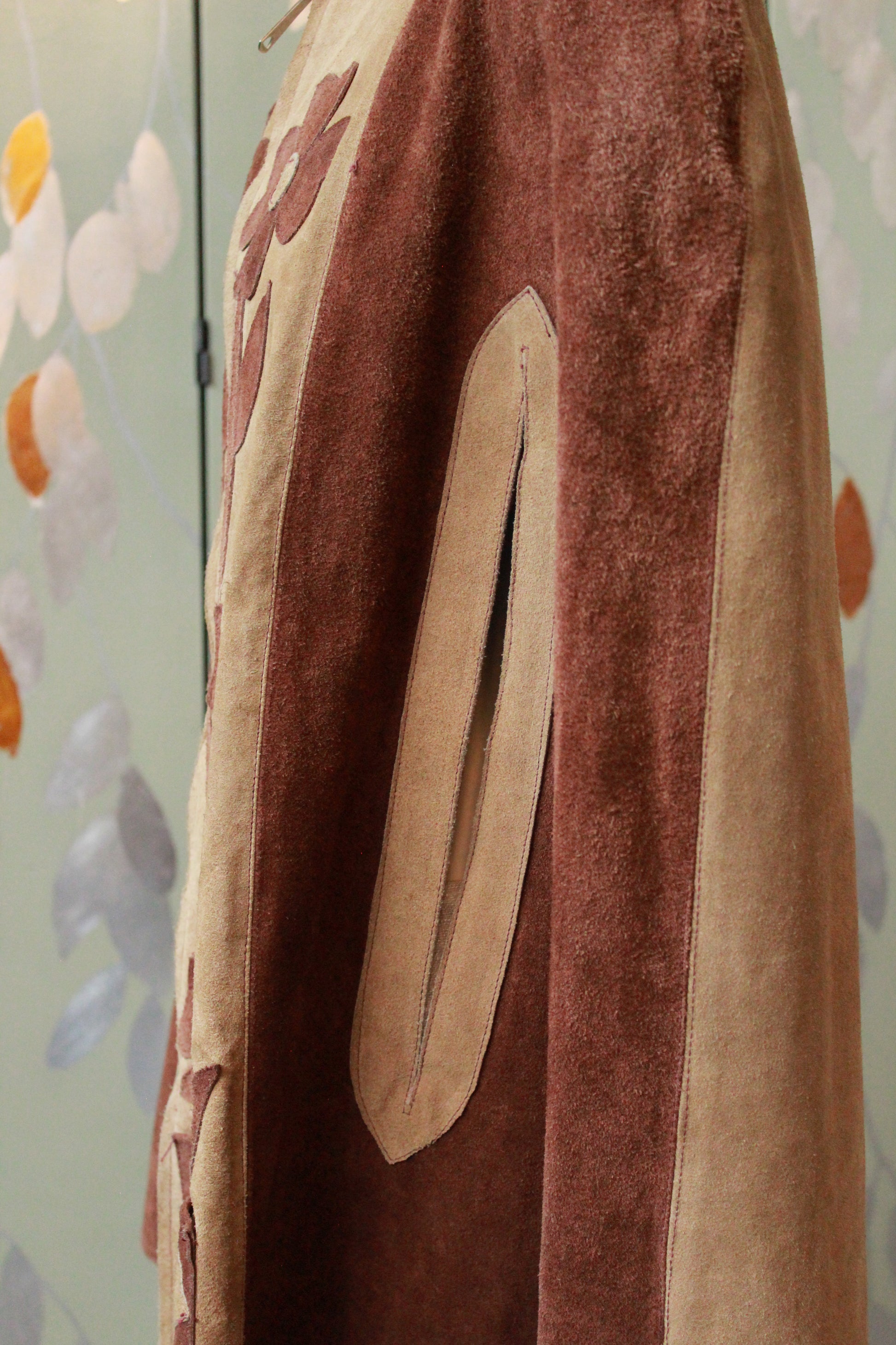 NEEDS PRICE 1970s Floral Dual Toned Brown Suede Cape 