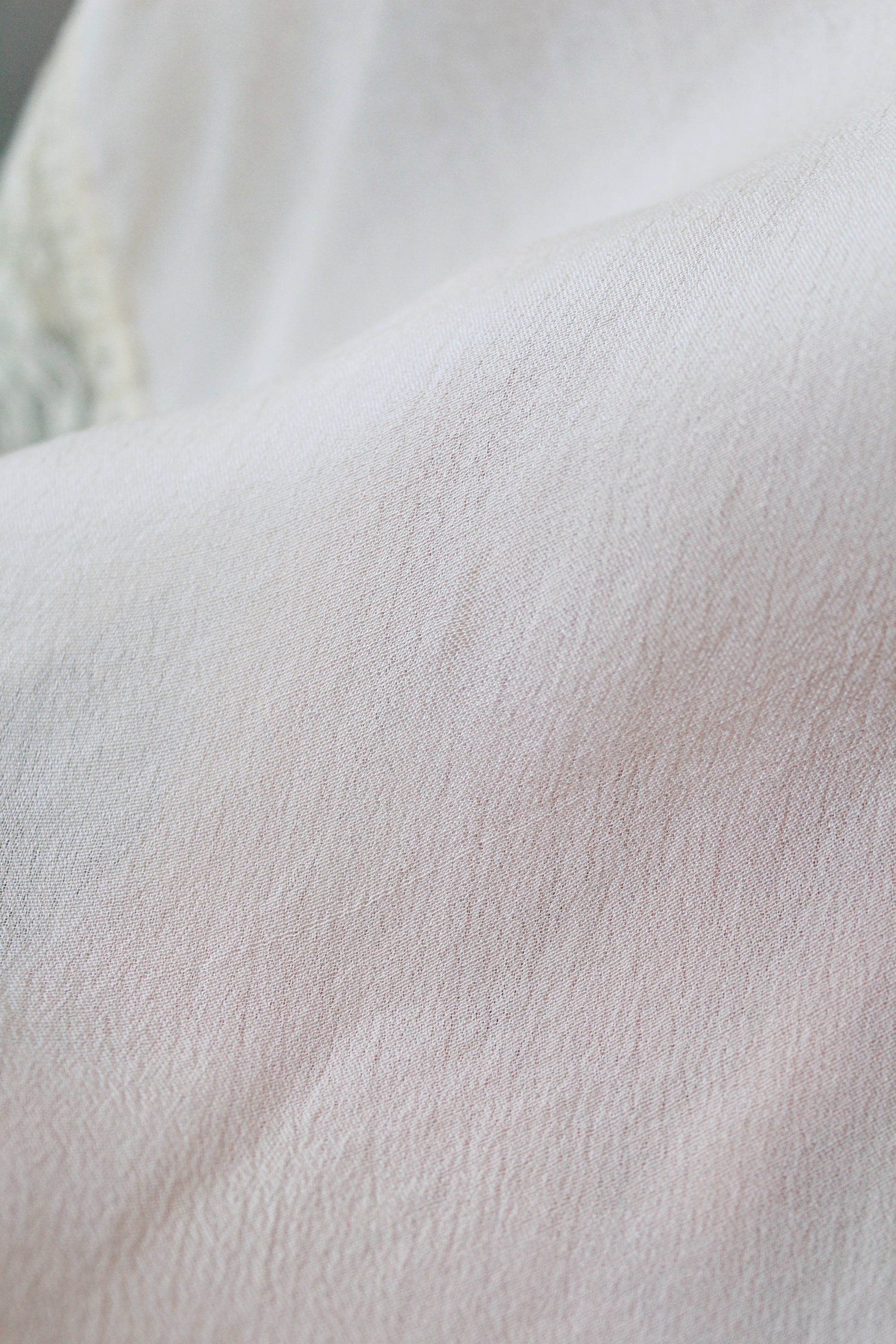 1920s Light Pink Silk Bed Jacket With Pointy Lace Edge, XS-L