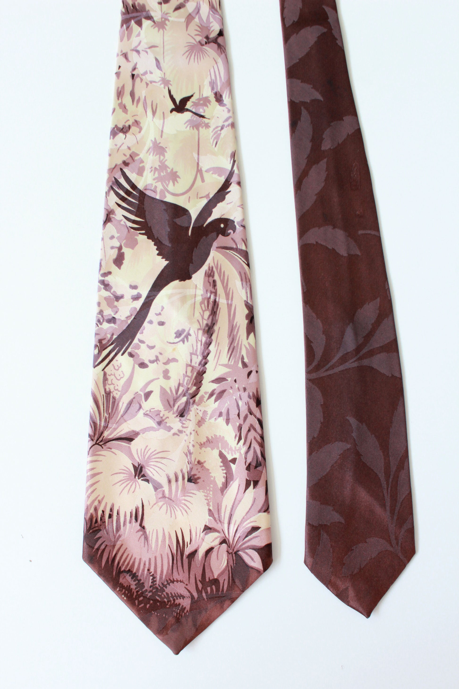 Vintage 1940s Rayon HABAND Tie With Dark Plum Bird