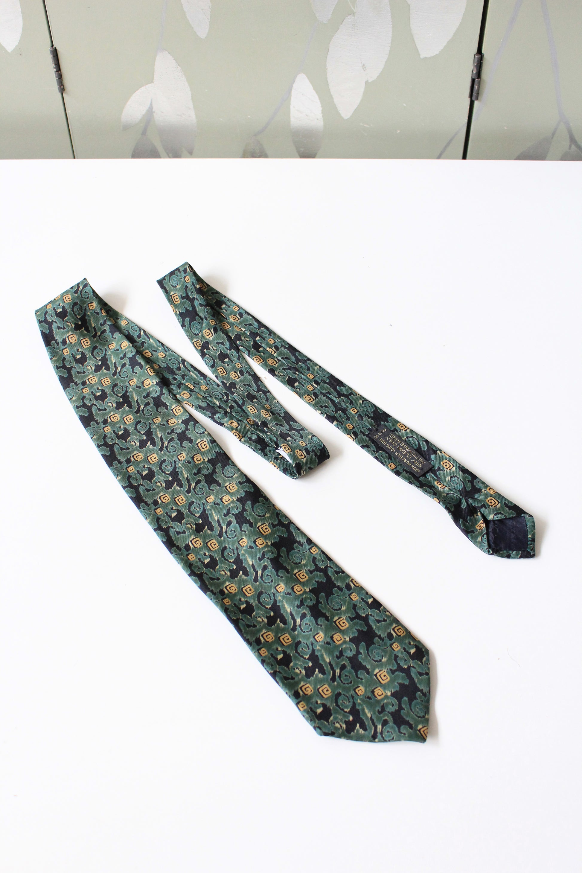 1990s Giorgio Armani Teal Abstract Silk Designer Tie 