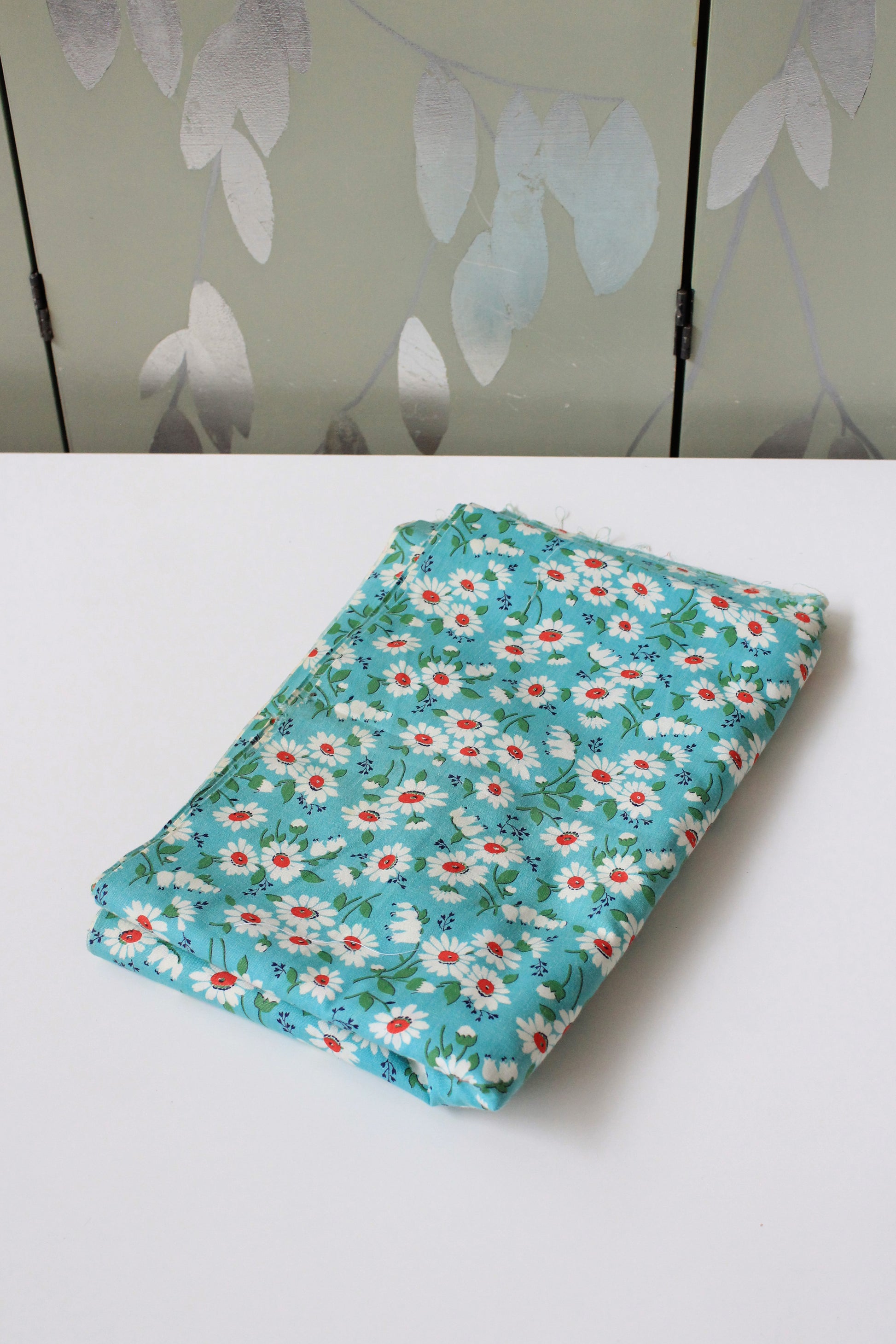 1950s Teal With White And Red Flowers Cotton Sewing Fabric, 4.5 Yards