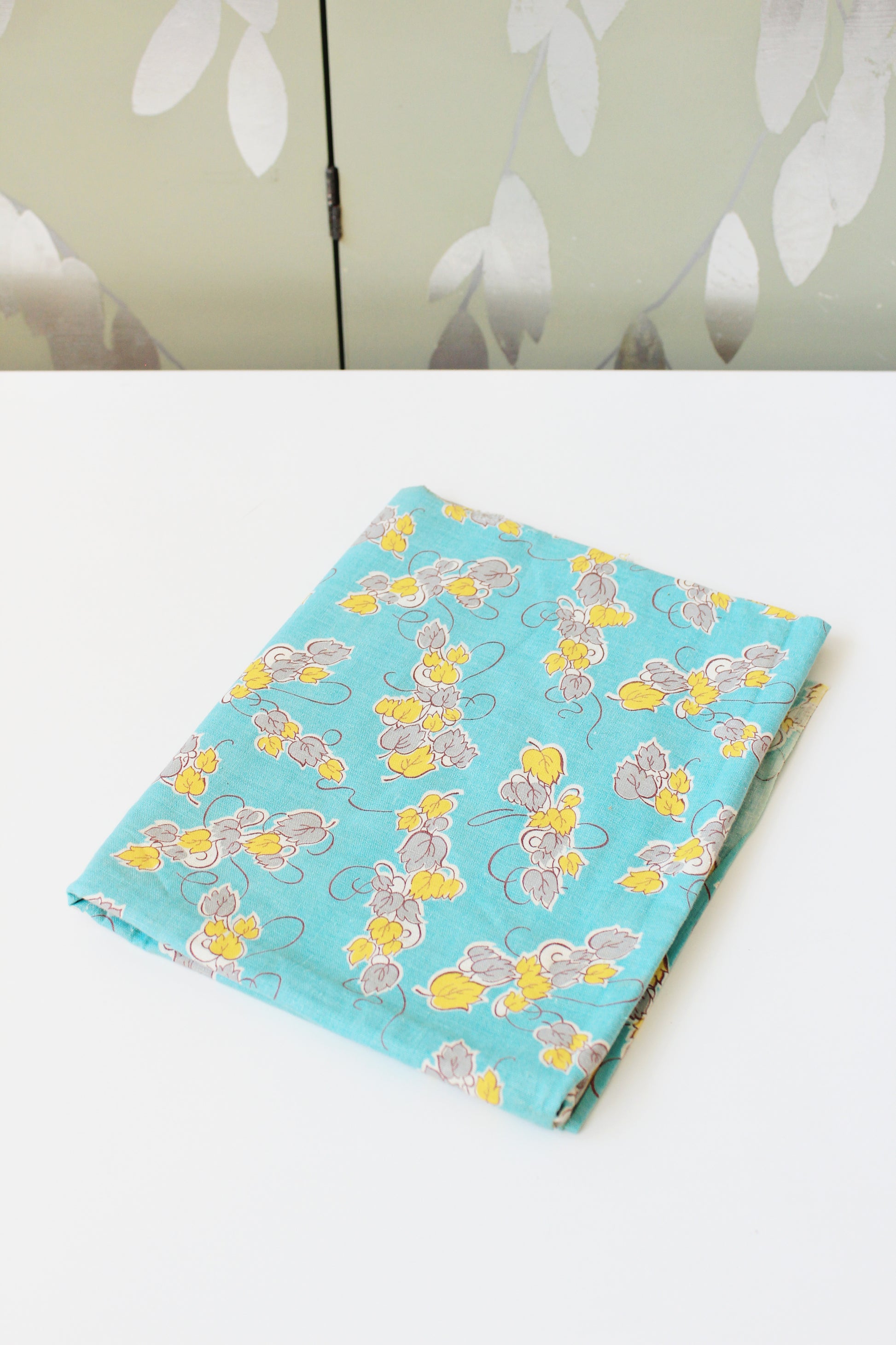 1940s Teal, Yellow And Grey Floral Feedsack, Summer Sewing/Quilting Fabric