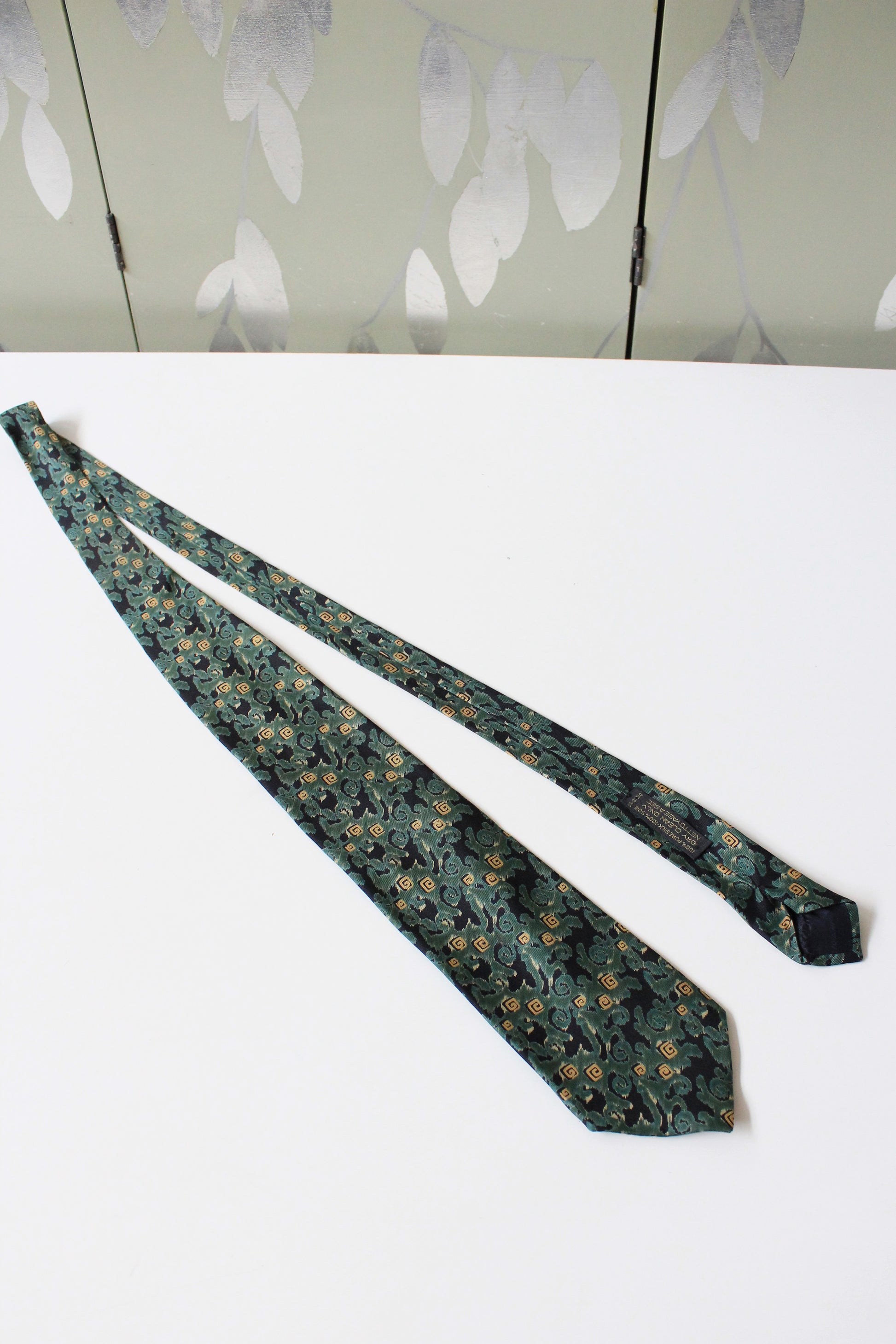 1990s Giorgio Armani Teal Abstract Silk Designer Tie 