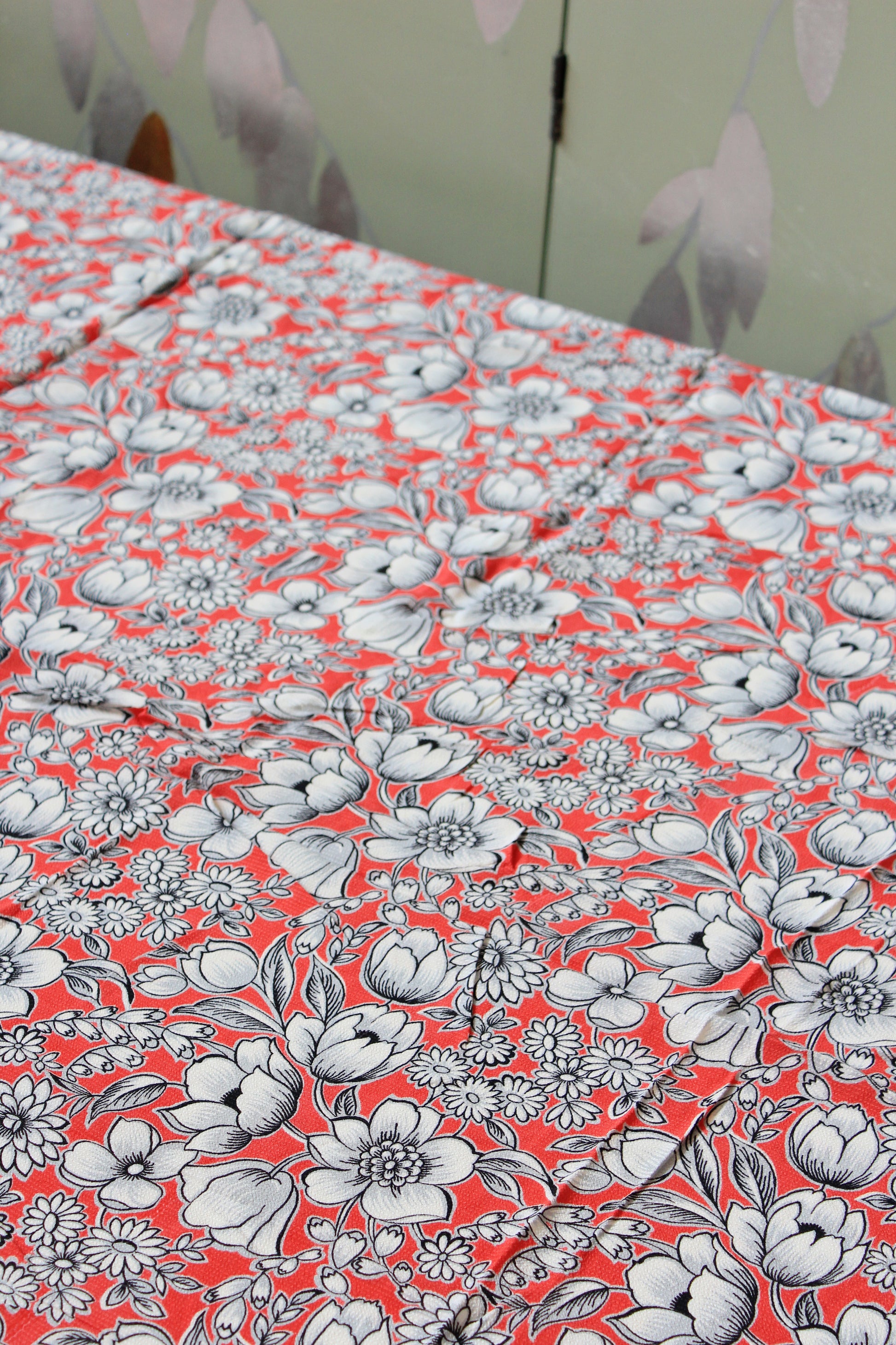 1940s Coral White And Black Floral Print Rayon Sewing Fabric, 2.25 Yards