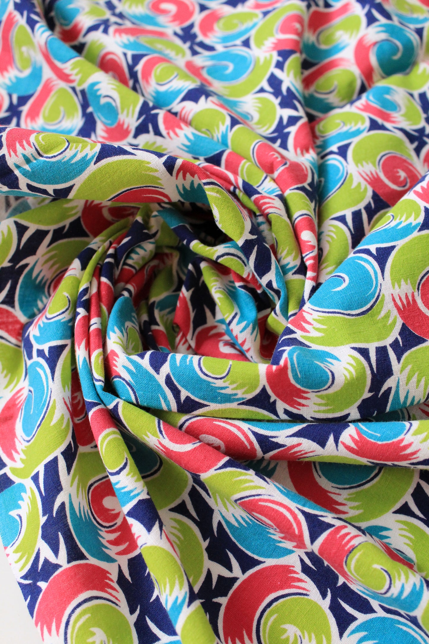 Late 1940s Multicoloured Swirl Print Pattern In Green, Pink And Navy, Multiple Pieces Available