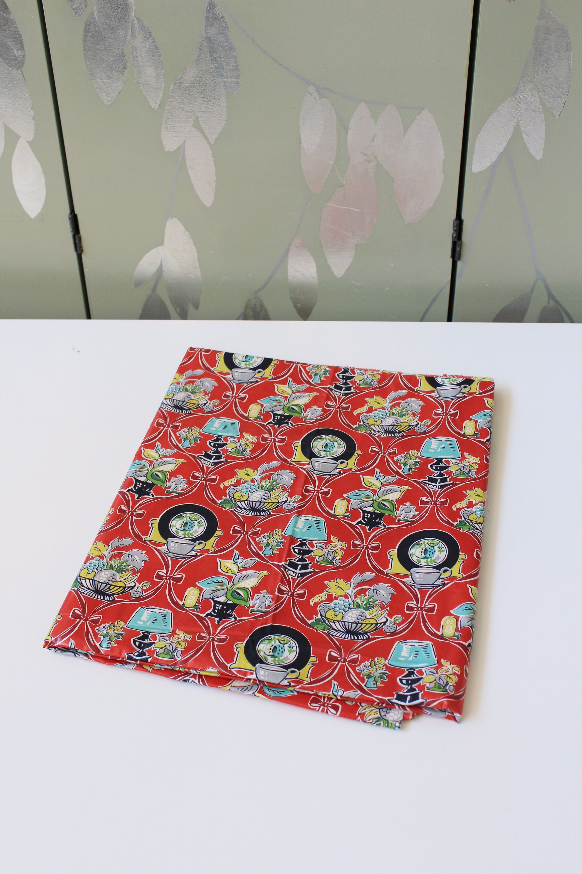 1960s Novelty Fruit Bowl And Floral Print With Bows Polished Cotton Fabric, 3.1 Yards