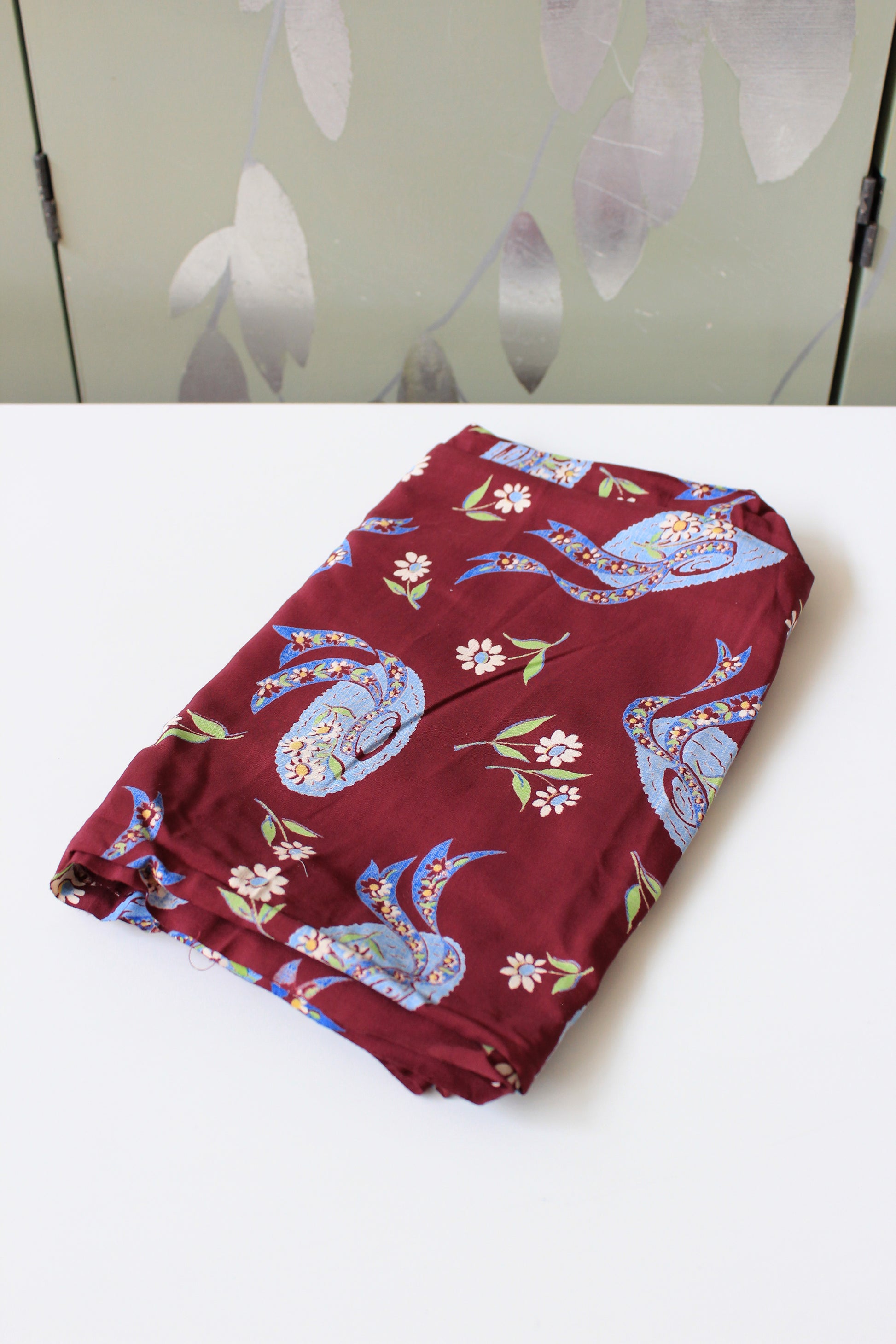 1940s Burgundy And Light Blue Sunhat Print Rayon Sewing Fabric, 2 Yards