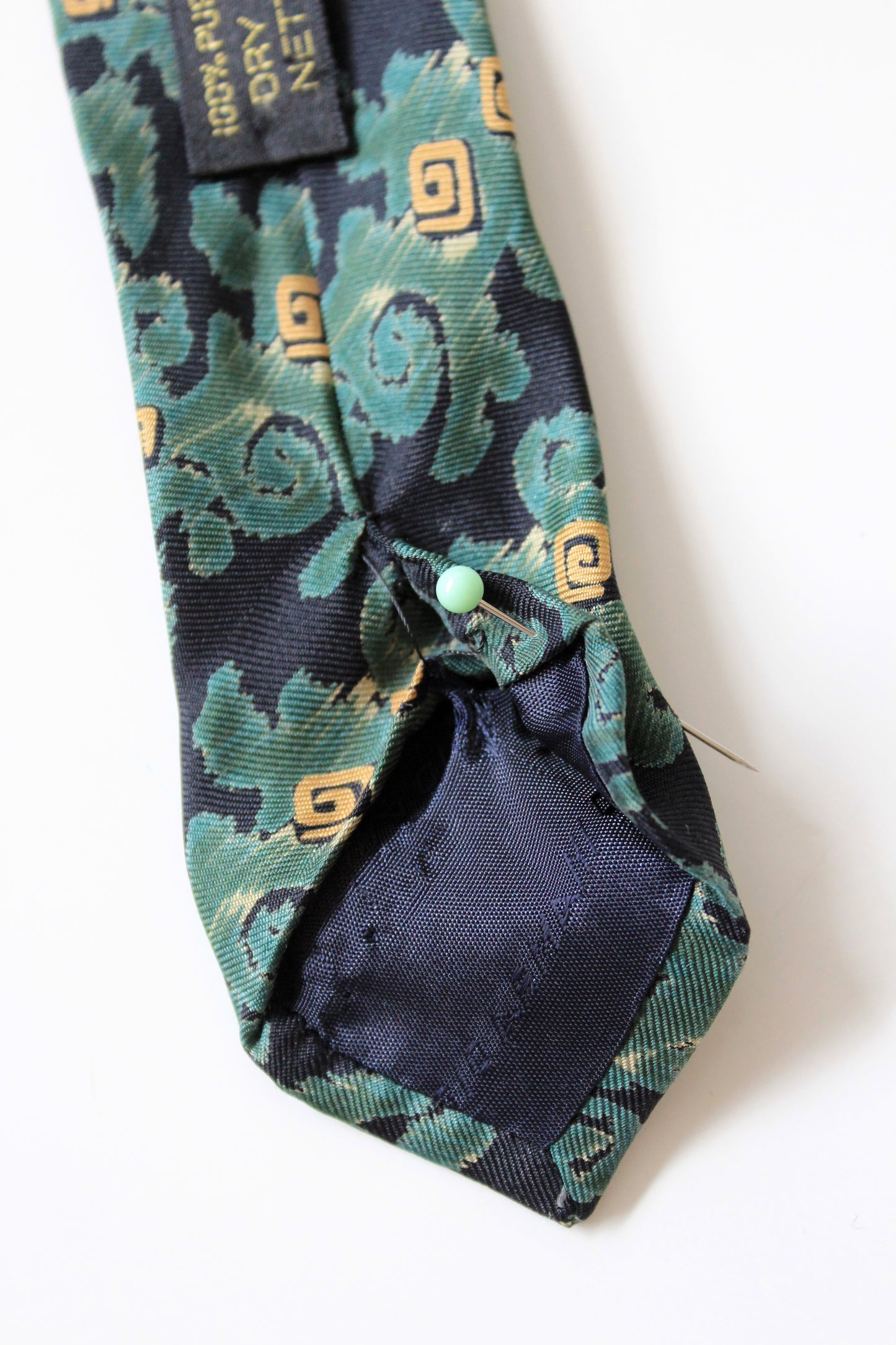 1990s Giorgio Armani Teal Abstract Silk Designer Tie 