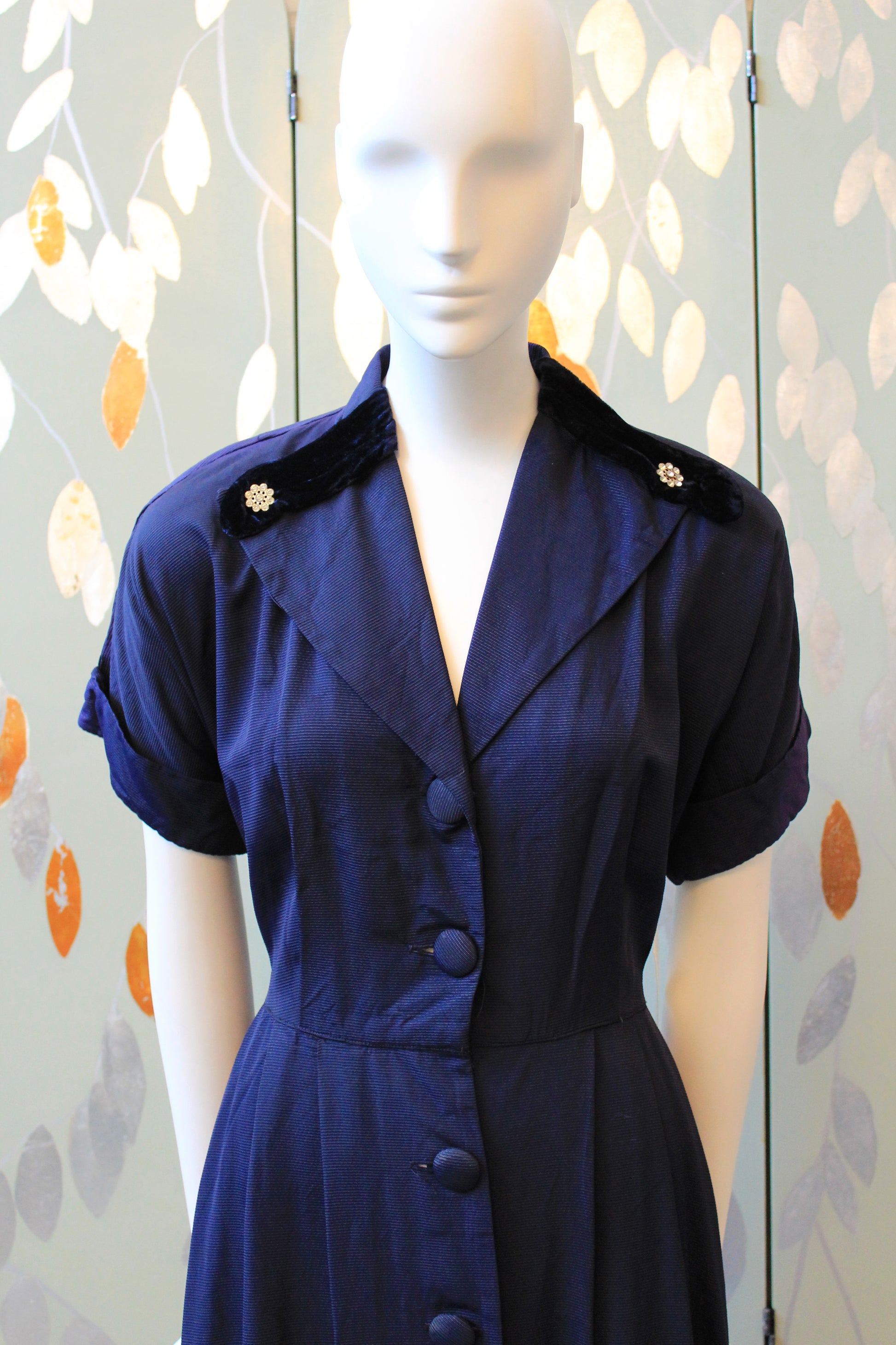 blue fifties dress 1950s Navy Short Sleeve Blue Dress With Velvet Collar Detail, Large – Ian  Drummond Vintage