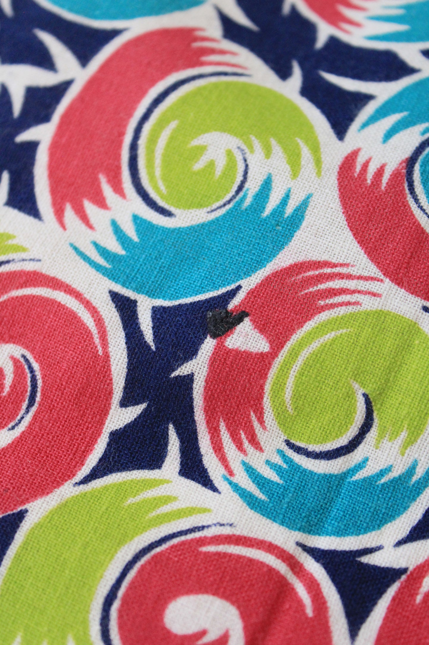Late 1940s Multicoloured Swirl Print Pattern In Green, Pink And Navy, Multiple Pieces Available