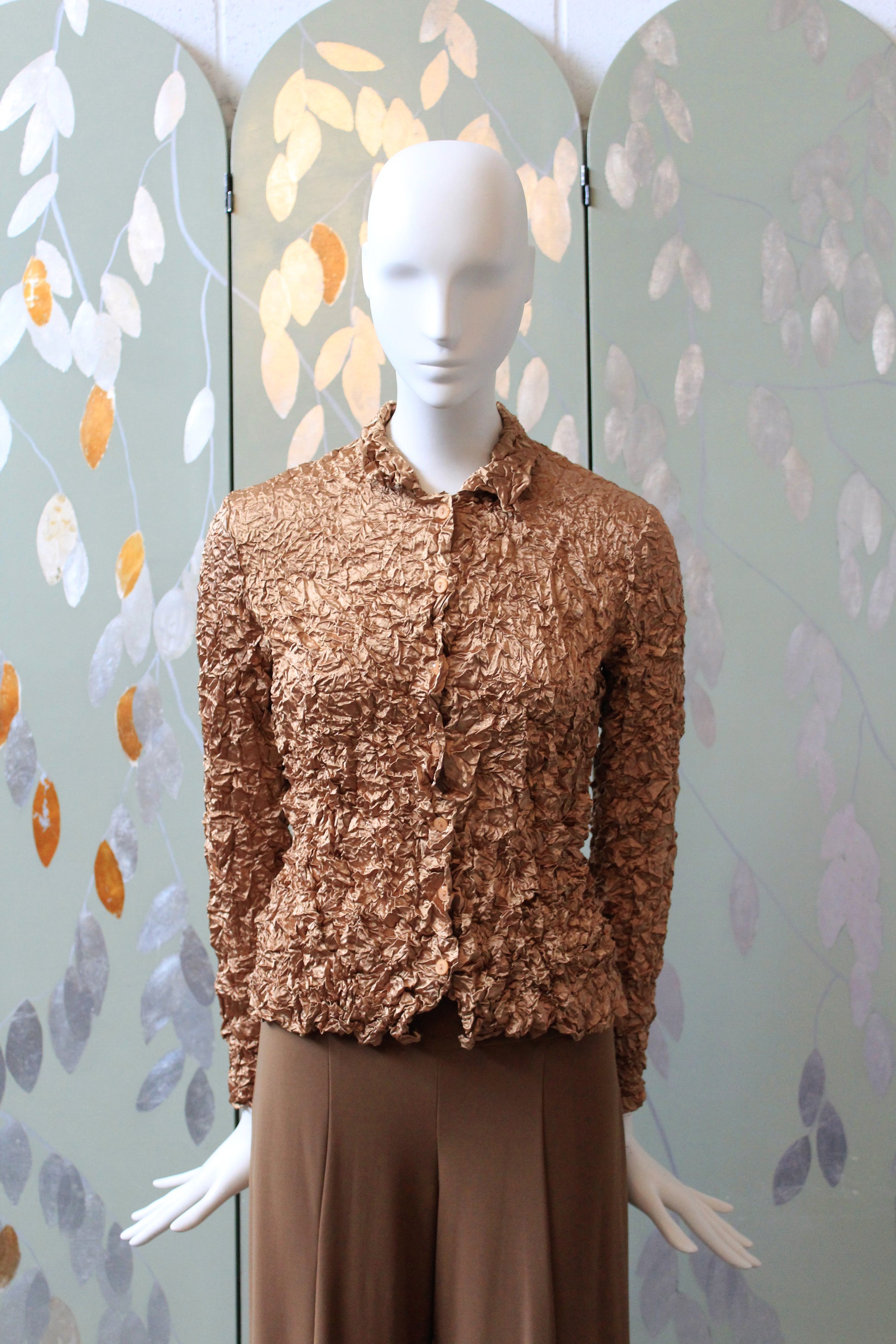 Early 2000s Tan Bubble Shrink Shirt, Medium 
