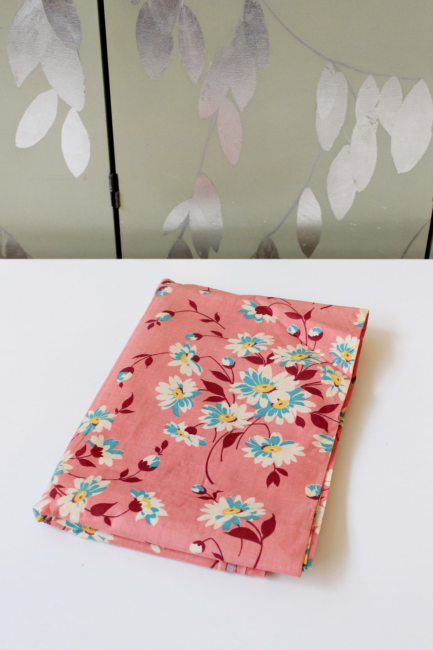 1950s Muted Pink With White Flowers Cotton Sewing Fabric, 5.7 Yards