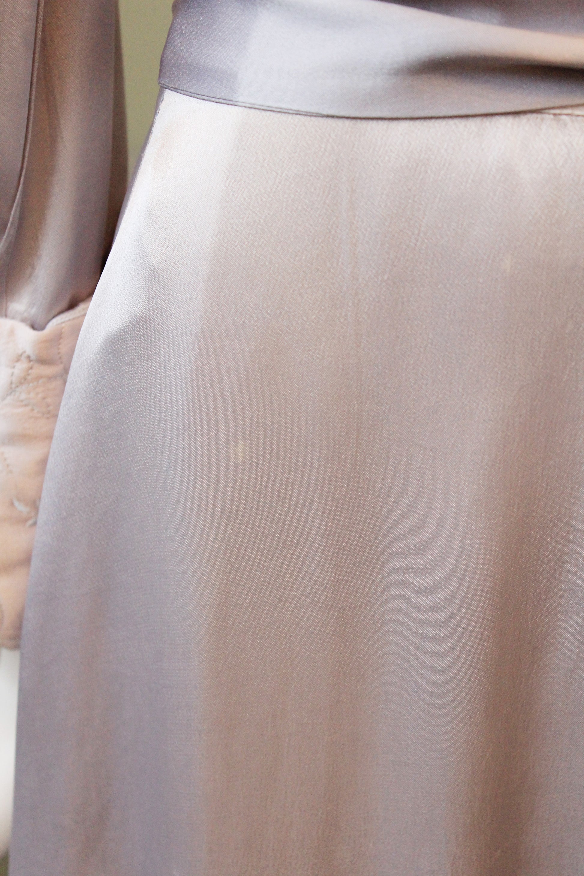 1940s Light Lilac Silk Robe With Quilting And Sash Belt, XS