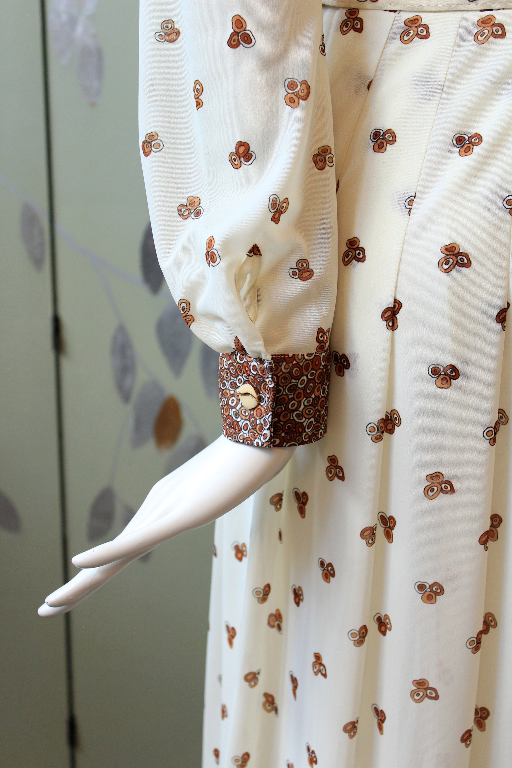 Early 1980s Cream Long Sleeve Pleated Dress With Brown Circle Details And Matching Belt, Small